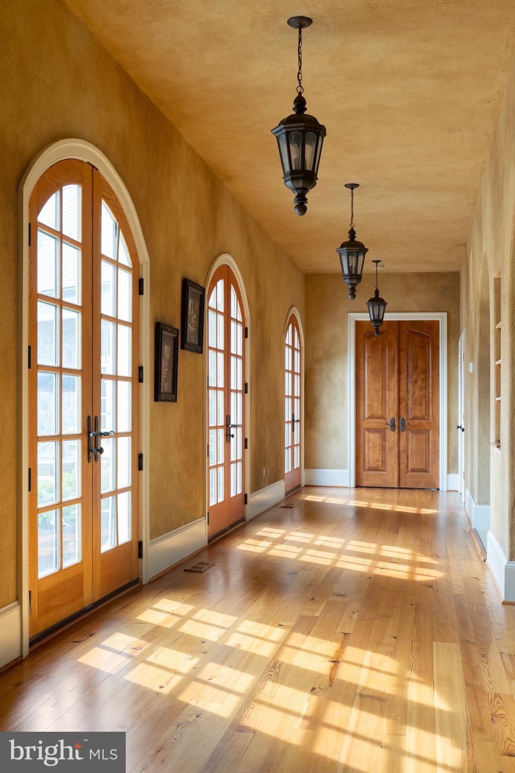 JAHNKE & DICKSON - Residential