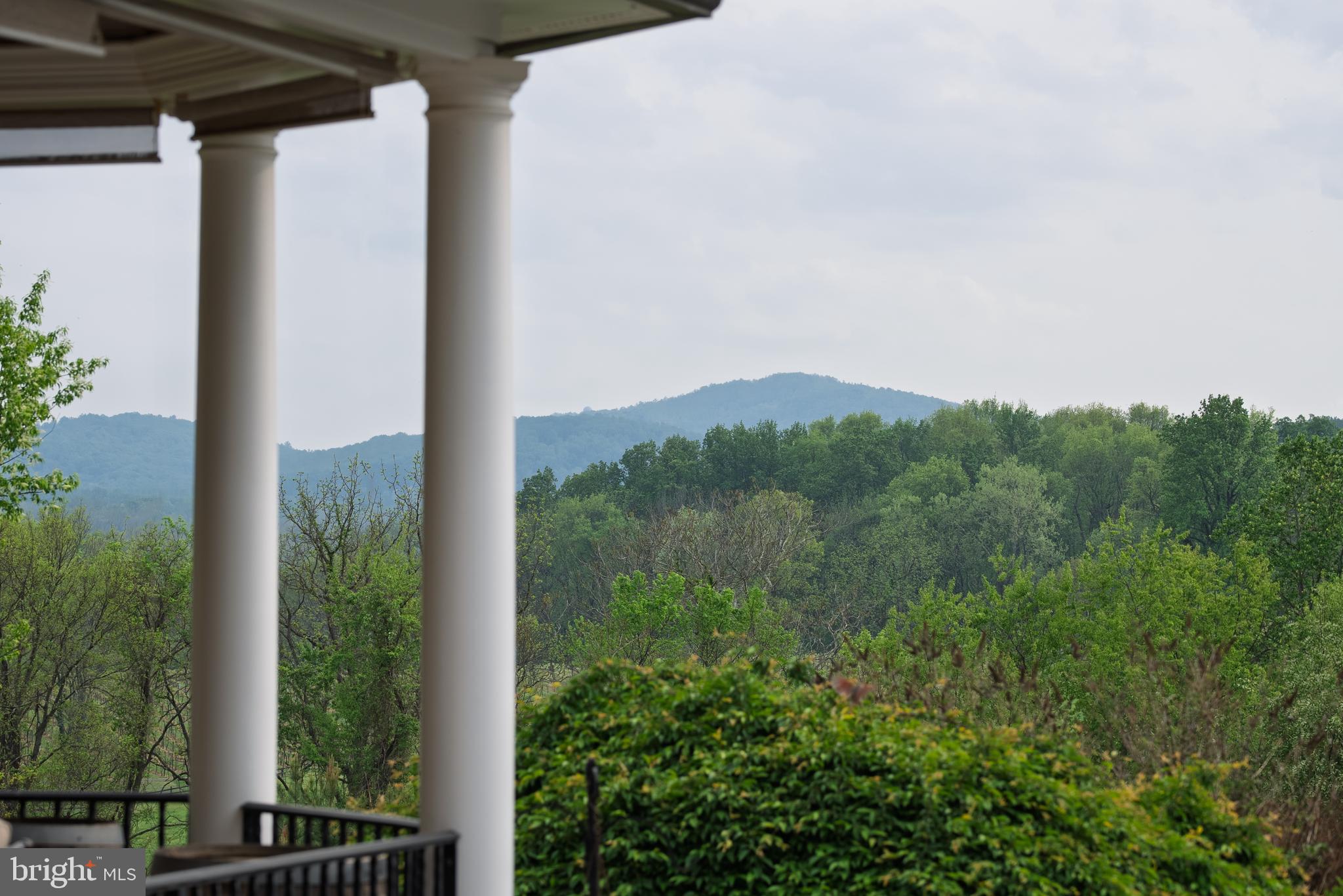 JAHNKE & DICKSON - Residential