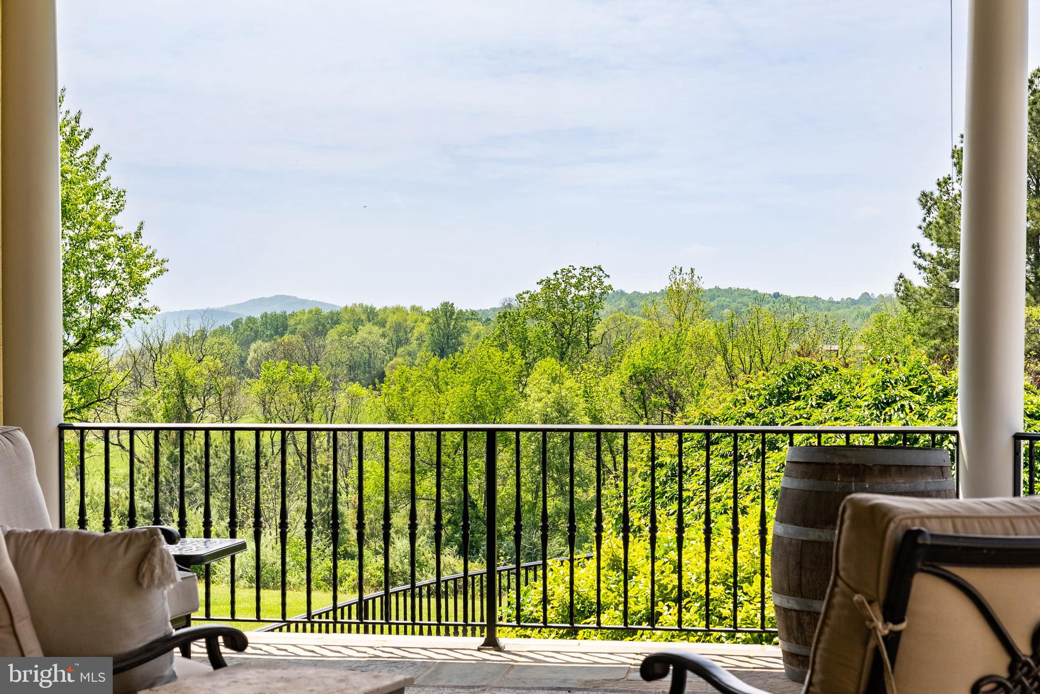 JAHNKE & DICKSON - Residential