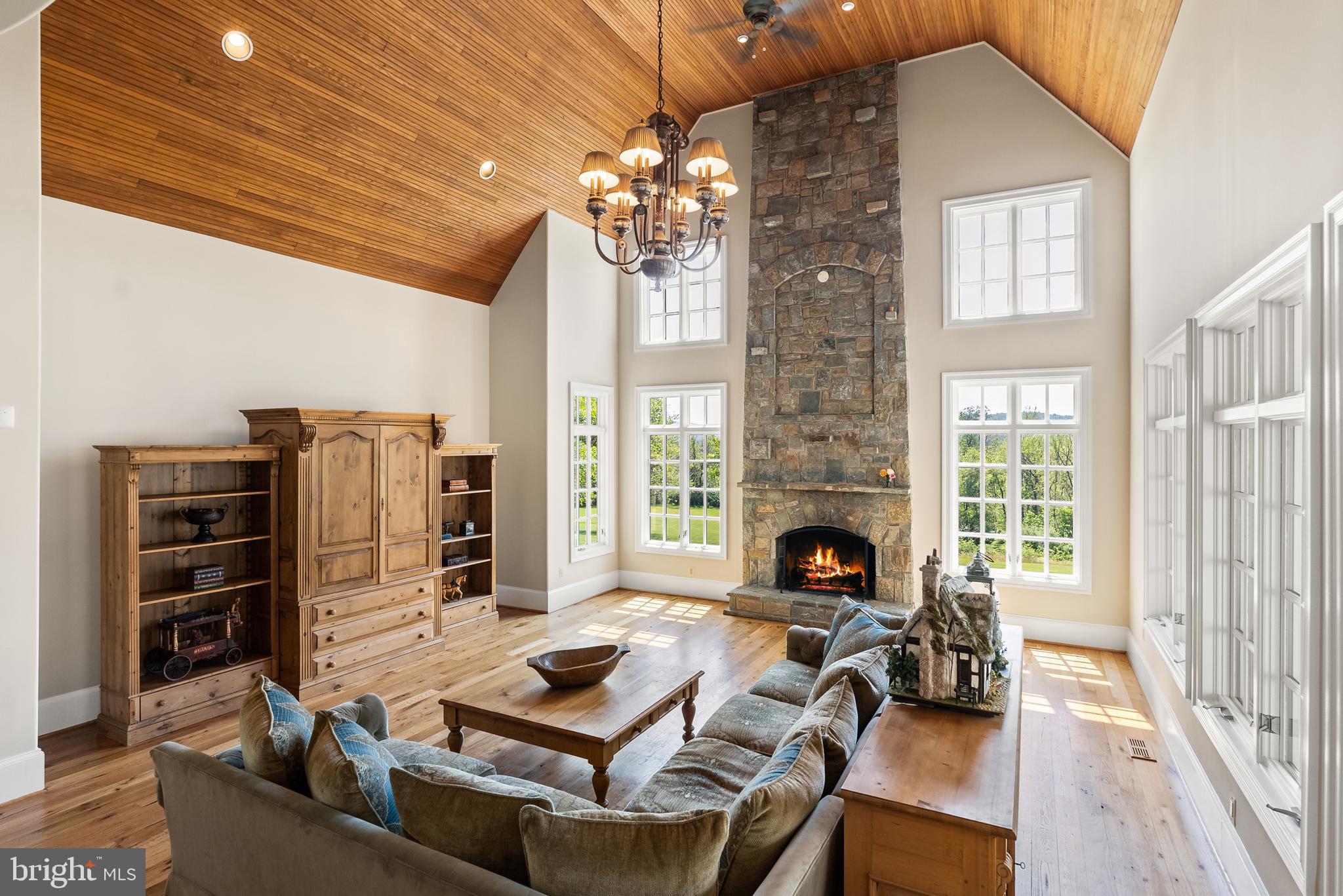 JAHNKE & DICKSON - Residential