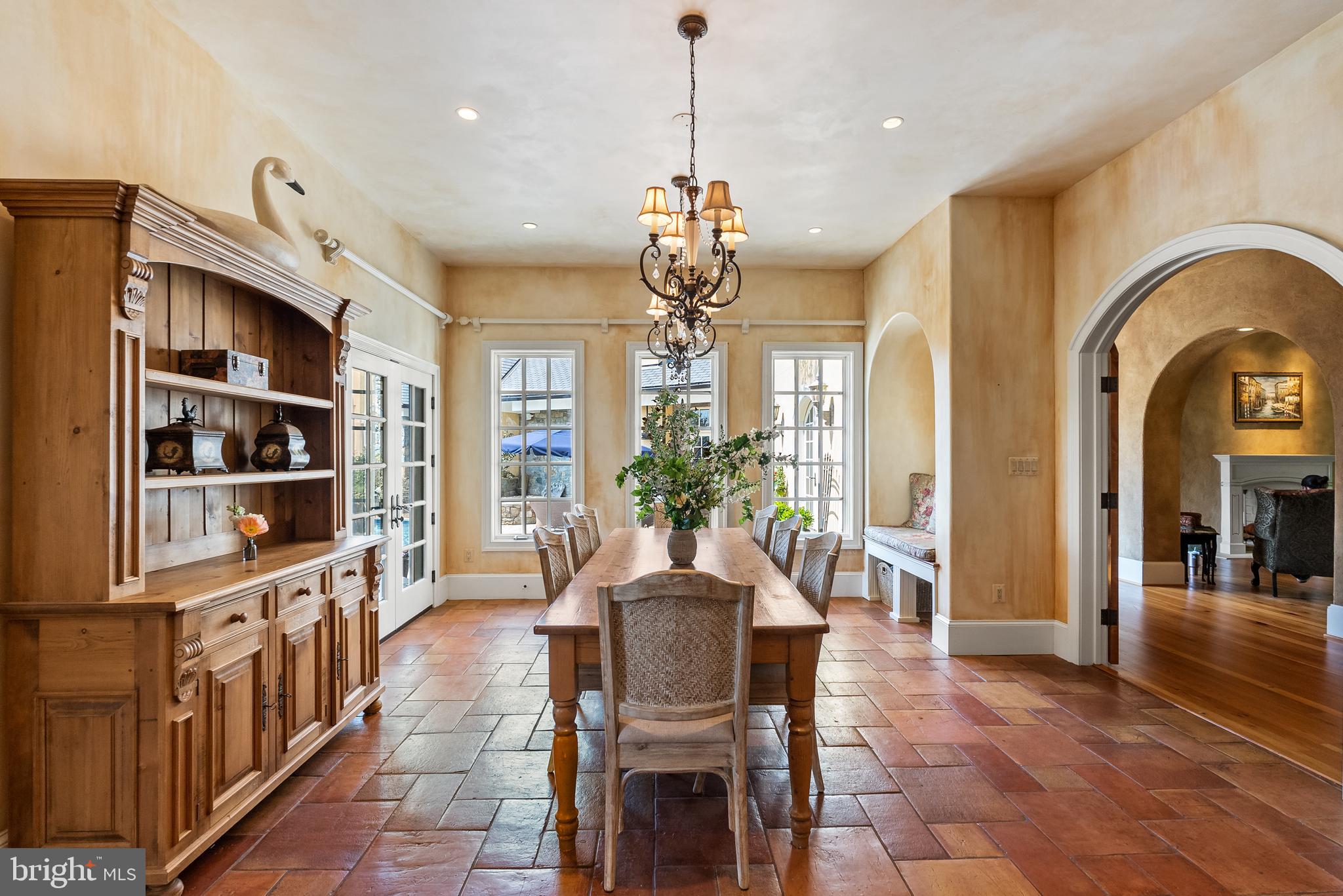 JAHNKE & DICKSON - Residential