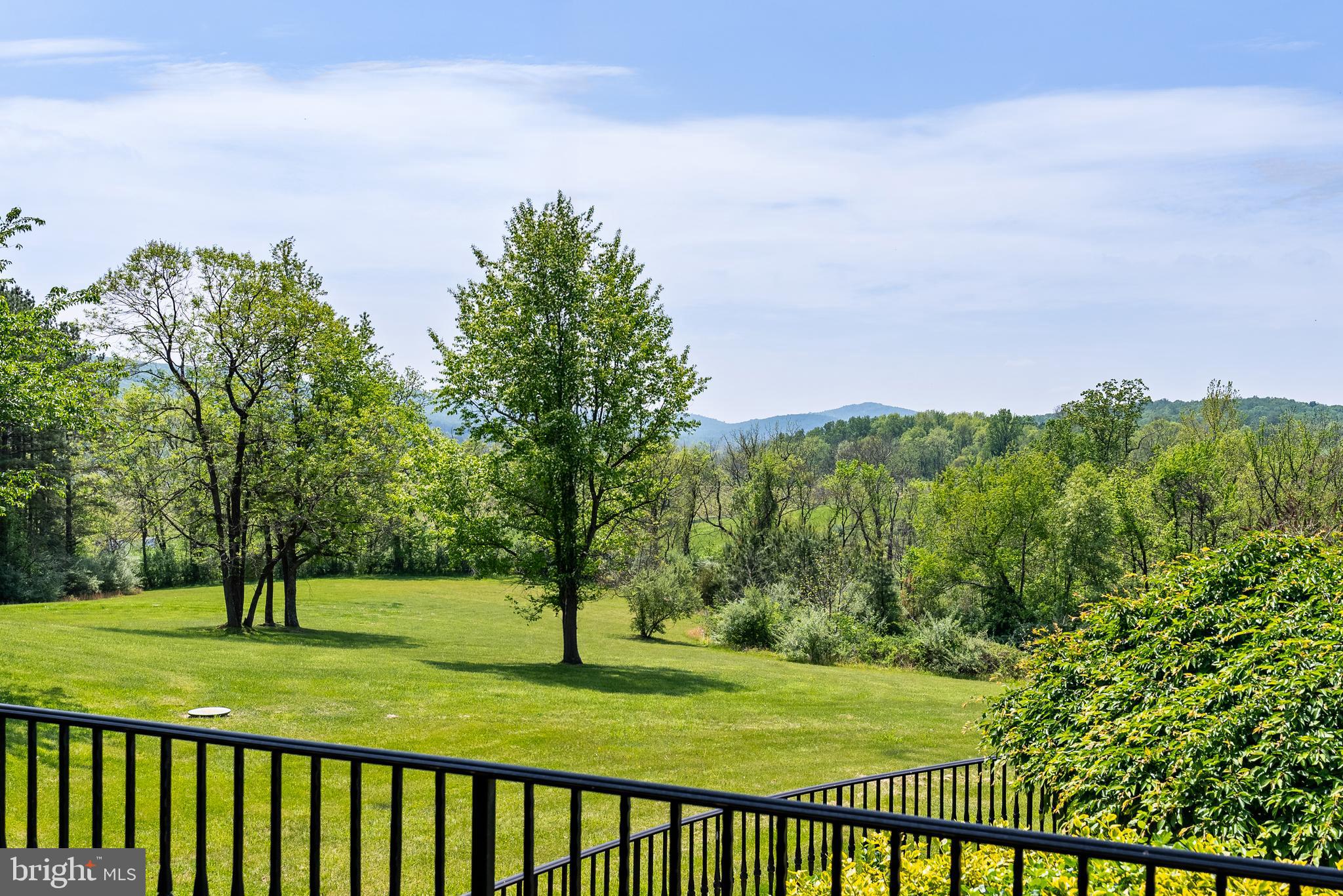 JAHNKE & DICKSON - Residential