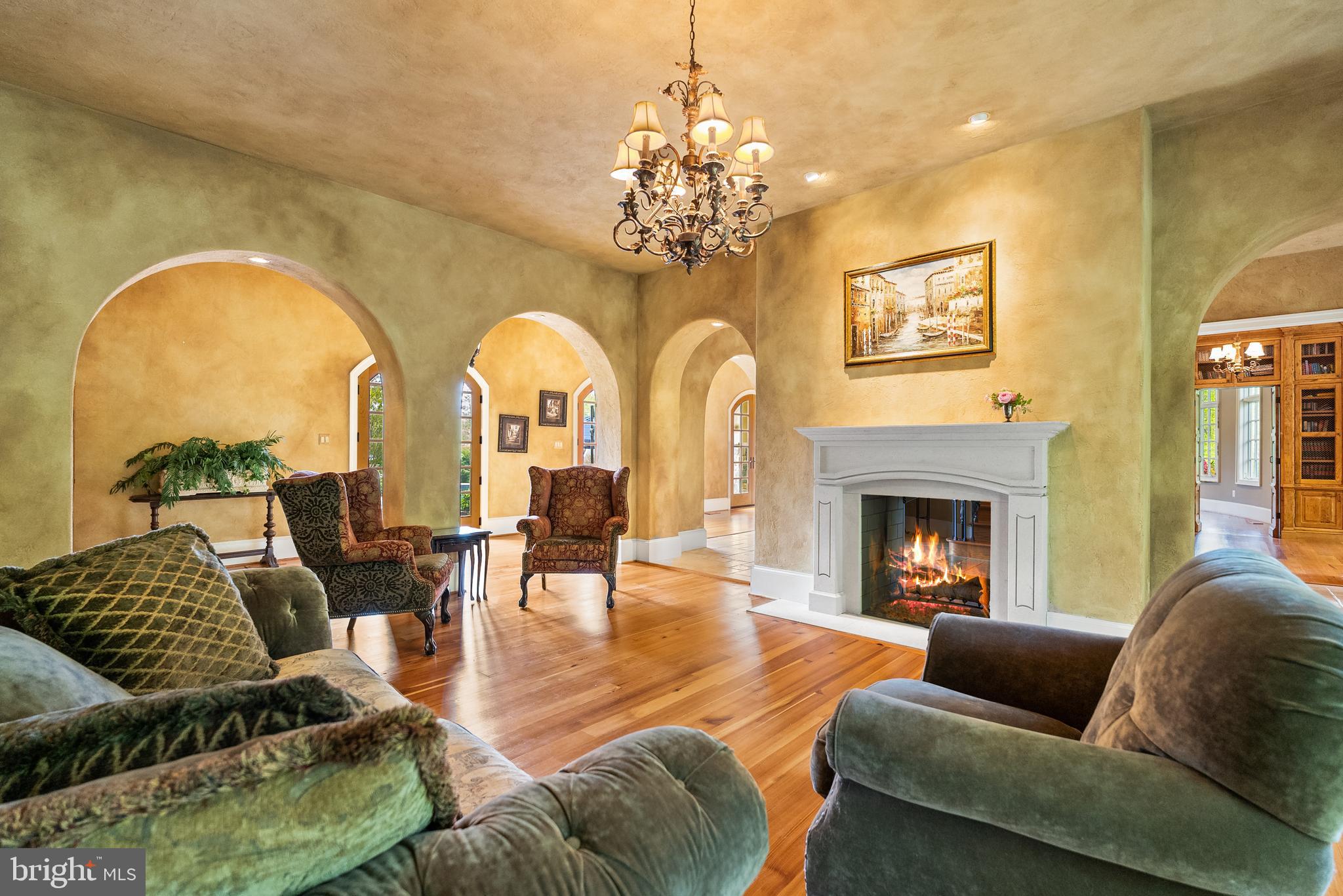 JAHNKE & DICKSON - Residential