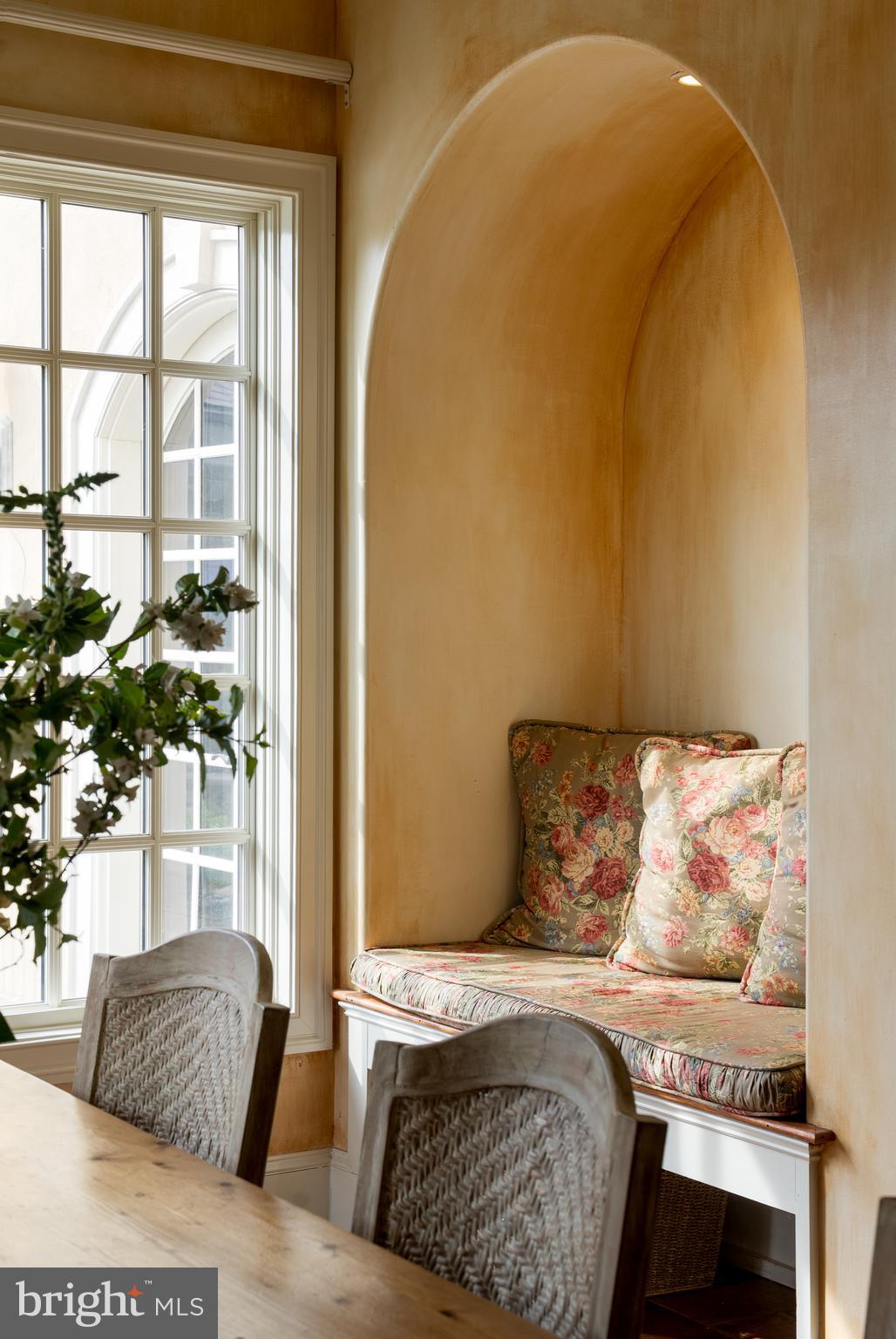 JAHNKE & DICKSON - Residential