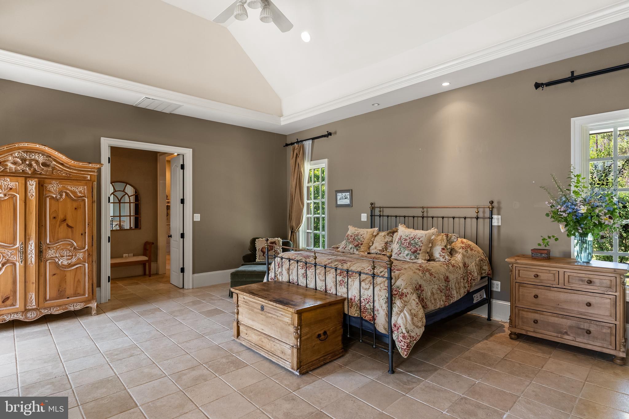 JAHNKE & DICKSON - Residential