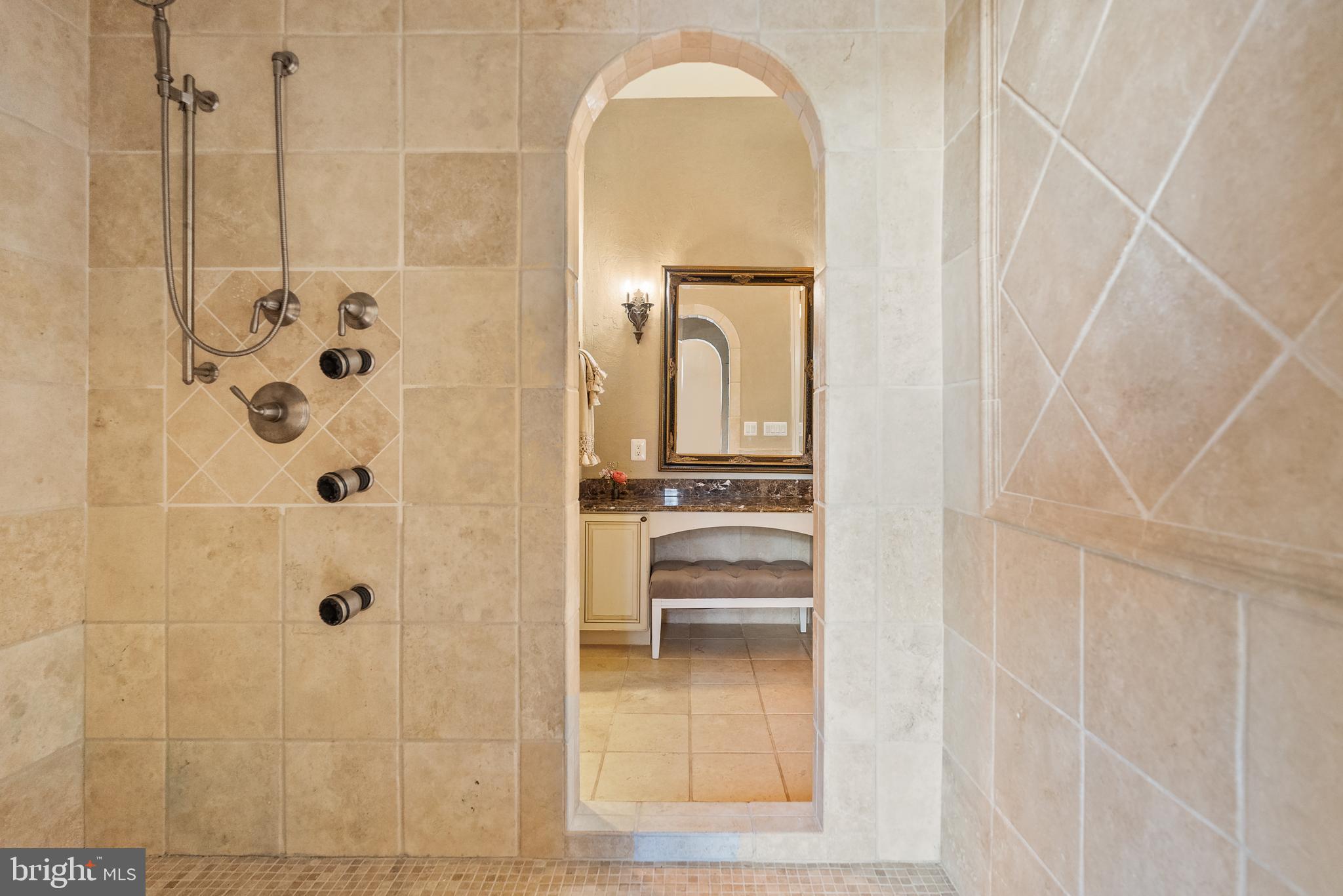 JAHNKE & DICKSON - Residential