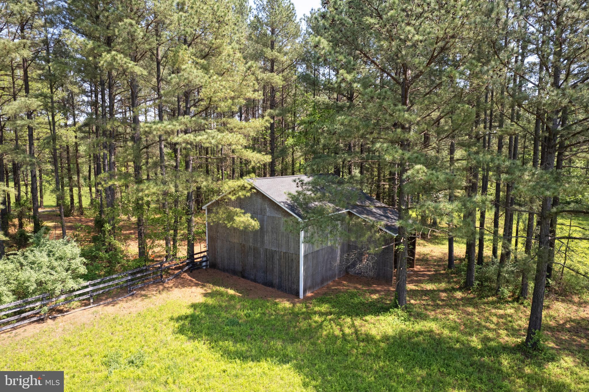 JAHNKE & DICKSON - Residential