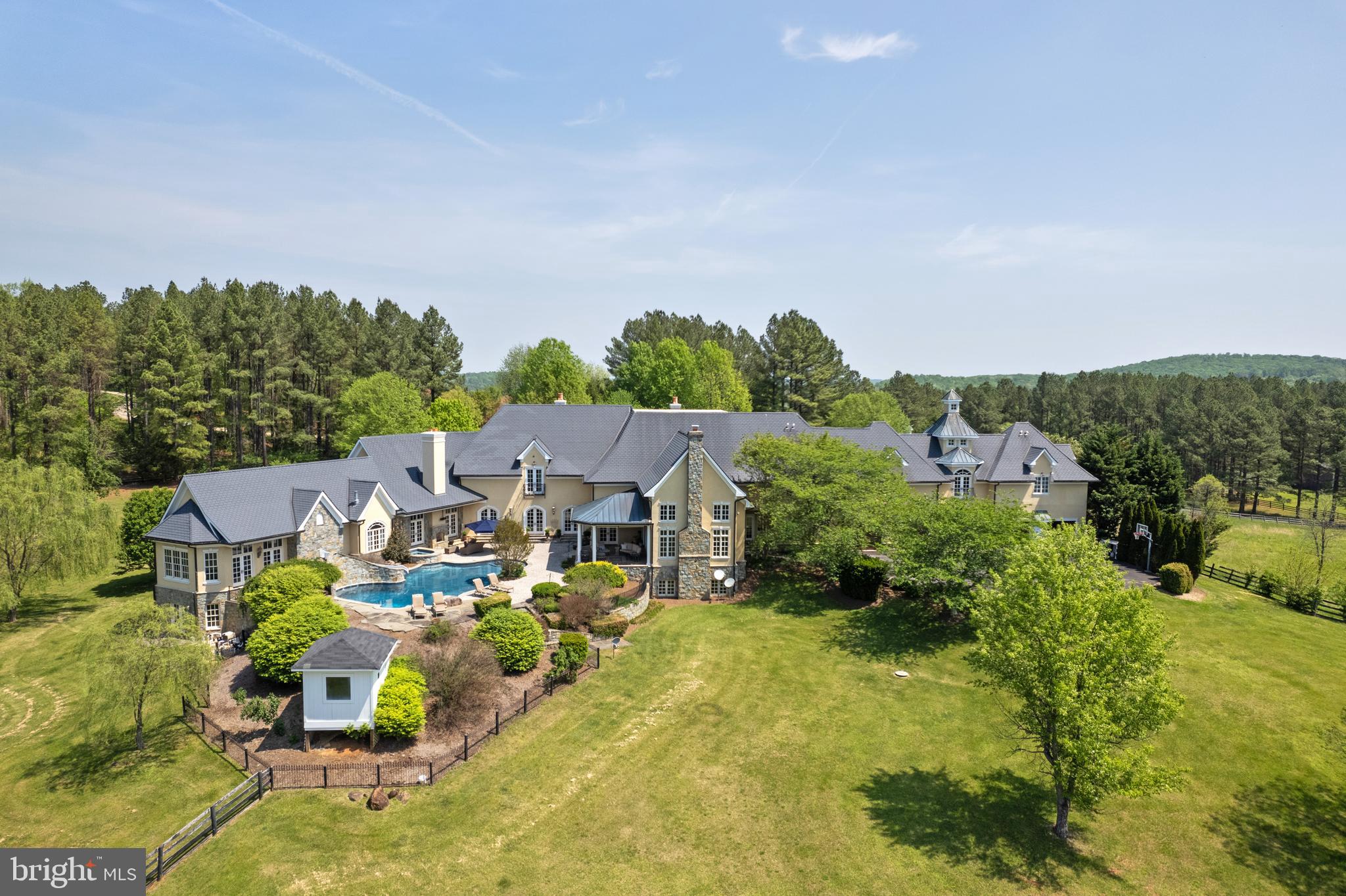 JAHNKE & DICKSON - Residential