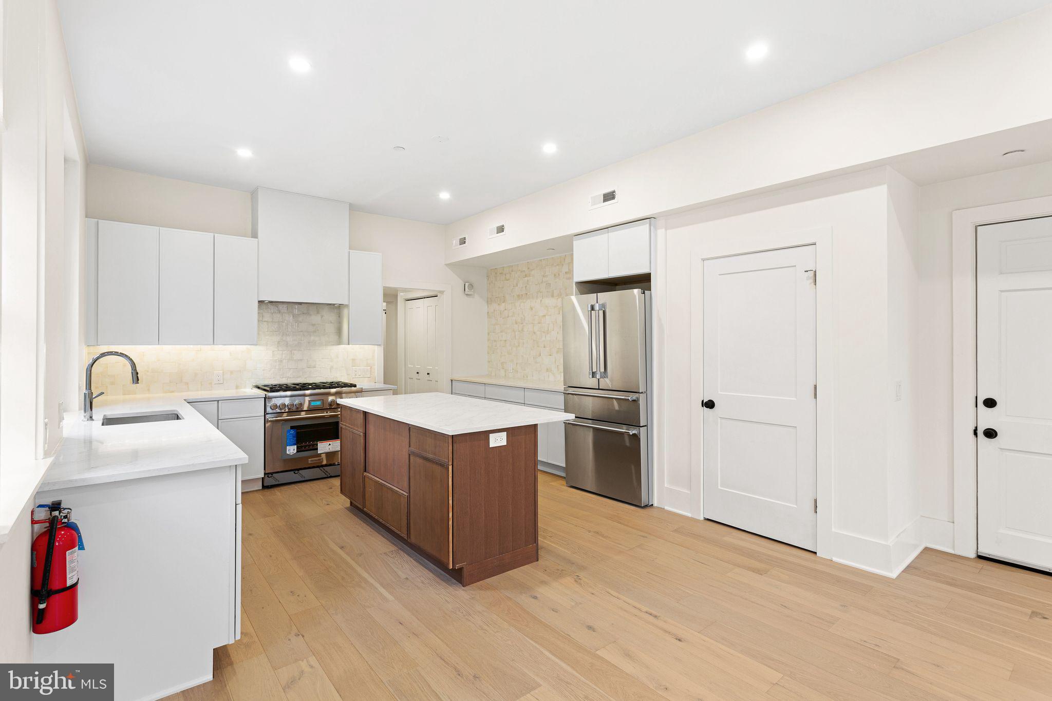 300 KINGS HIGHWAY E A