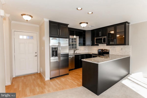 947 S SCOTT ST, ARLINGTON, VA 22204 - Image 7bf7f56ceb88564ddcd35fc0733dcdb7/3886032589