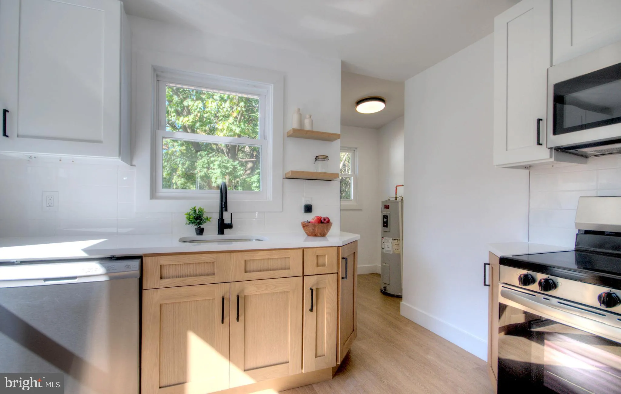 Penns Grove, New Jersey 08069, United States, 2 Bedrooms Bedrooms, ,1 BathroomBathrooms,Residential,Active,234068