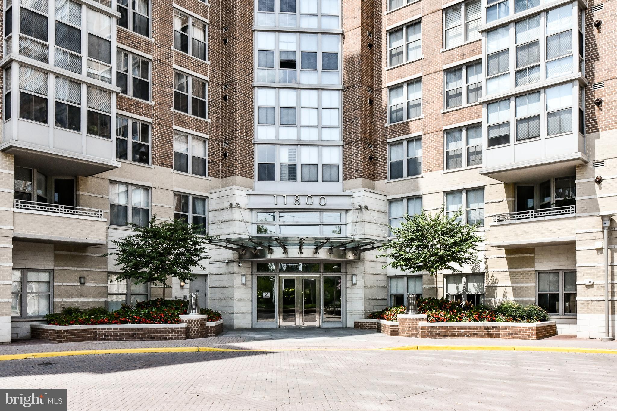 CARLTON HOUSE - Residential Lease