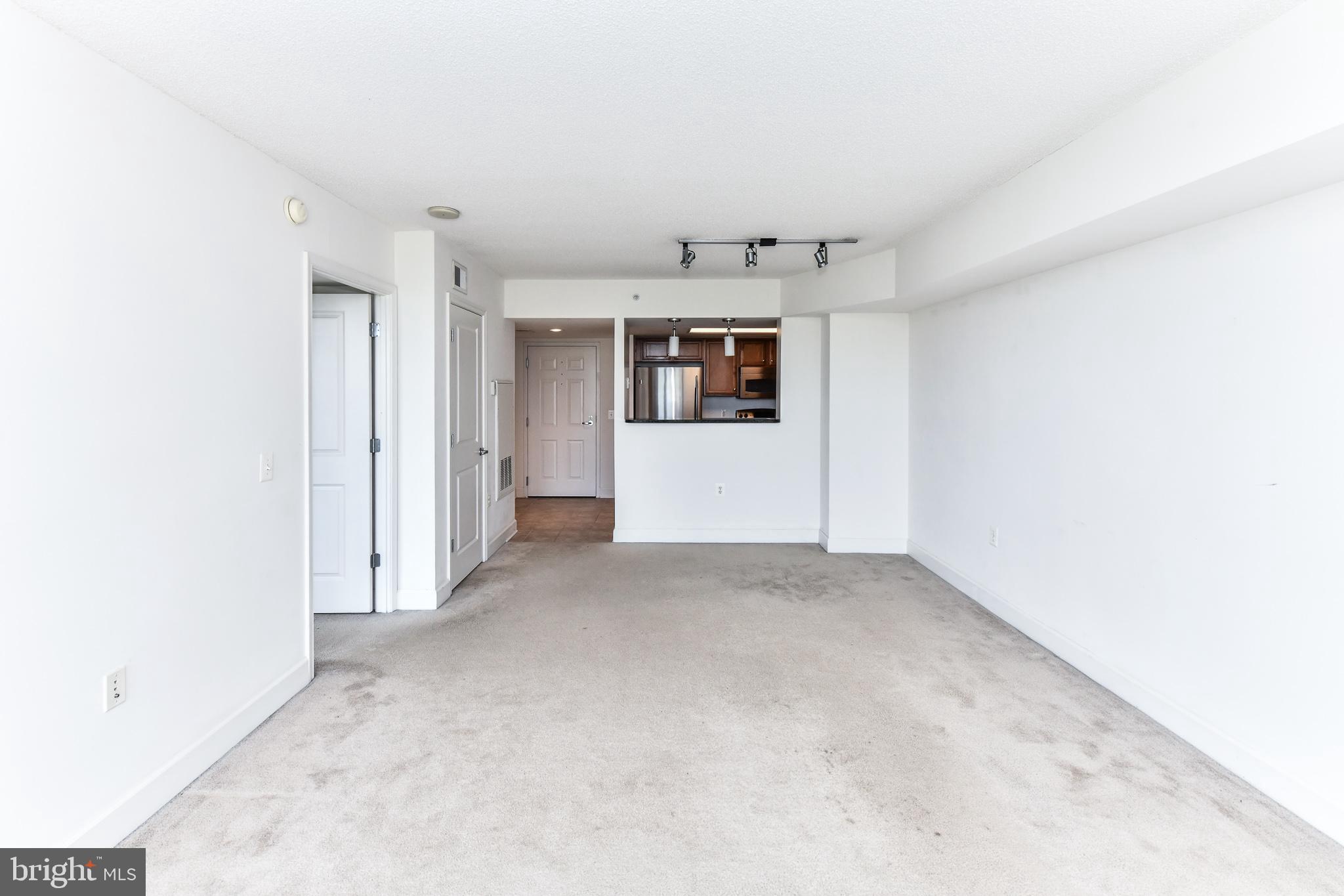 CARLTON HOUSE - Residential Lease