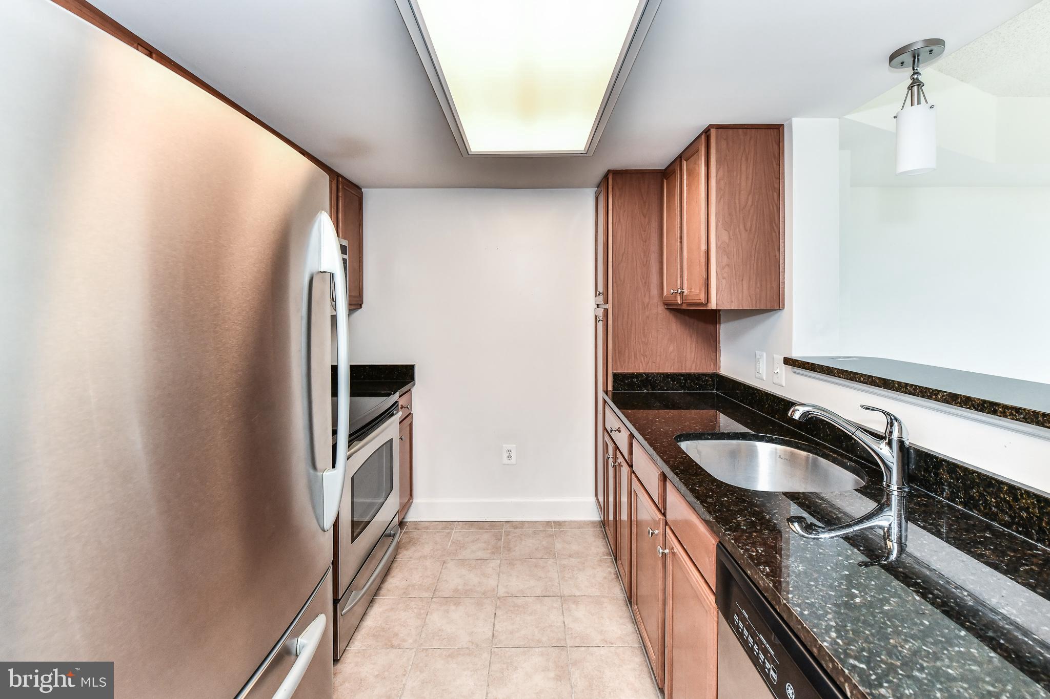 CARLTON HOUSE - Residential Lease