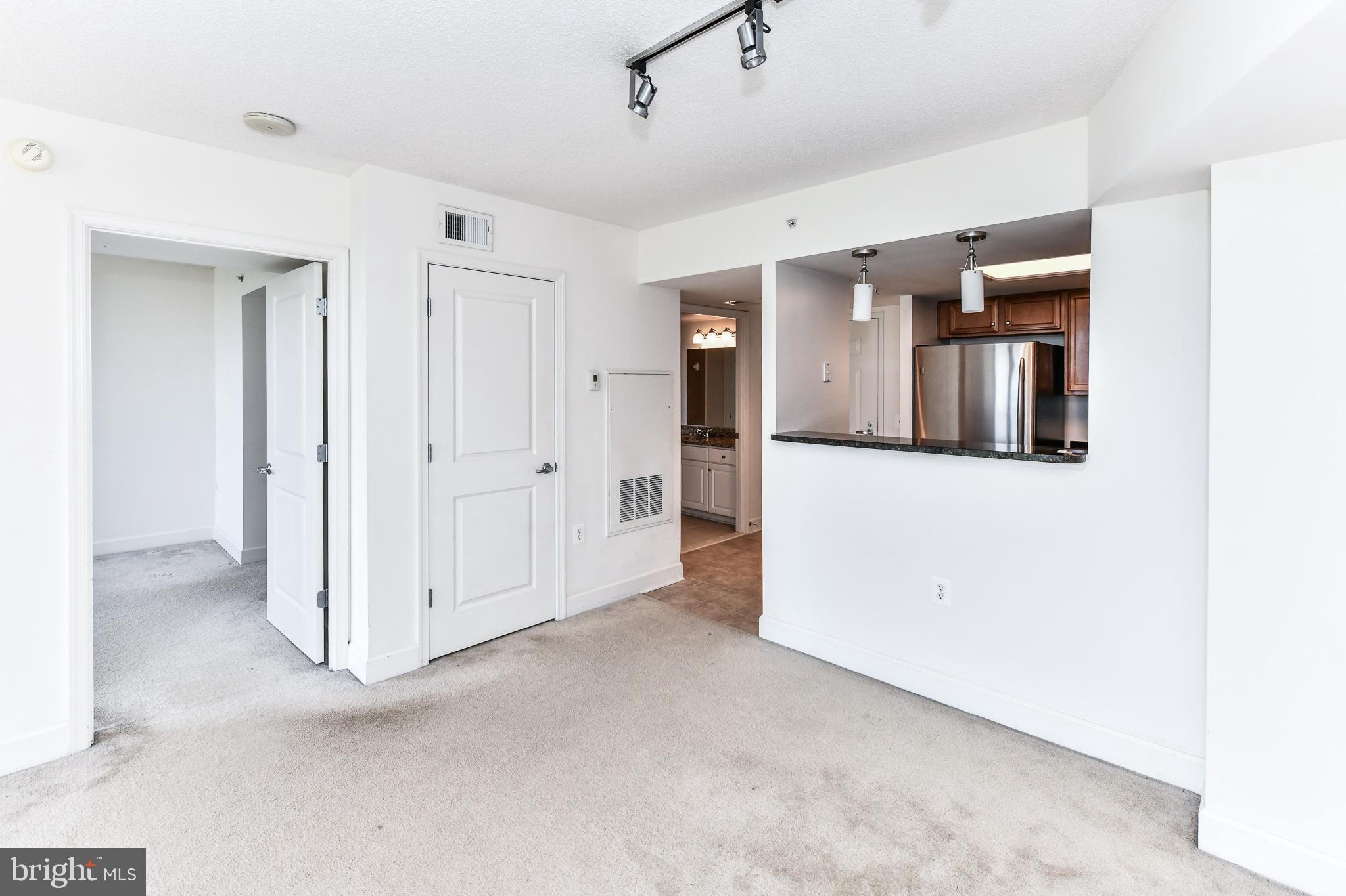 CARLTON HOUSE - Residential Lease