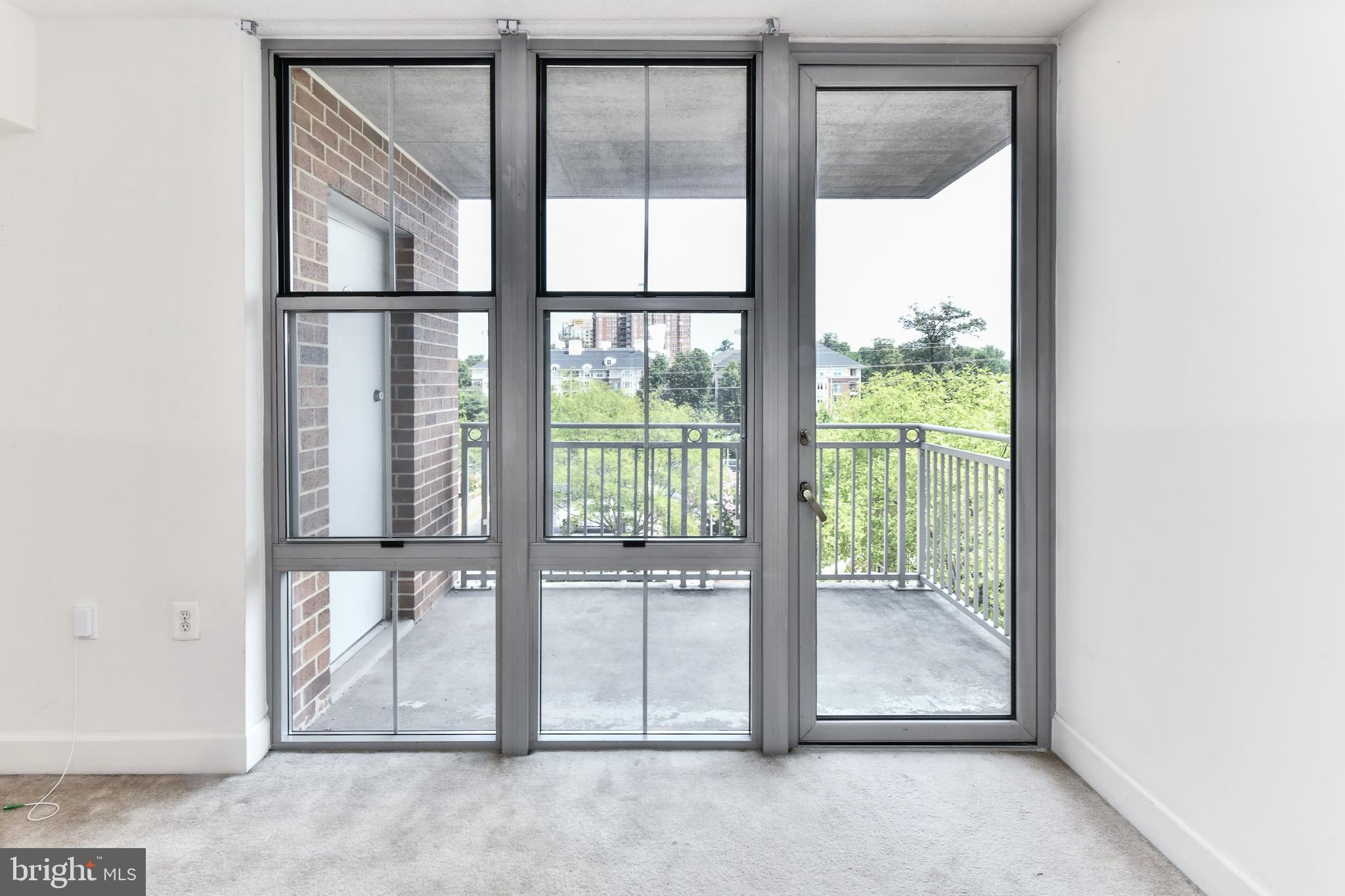 CARLTON HOUSE - Residential Lease