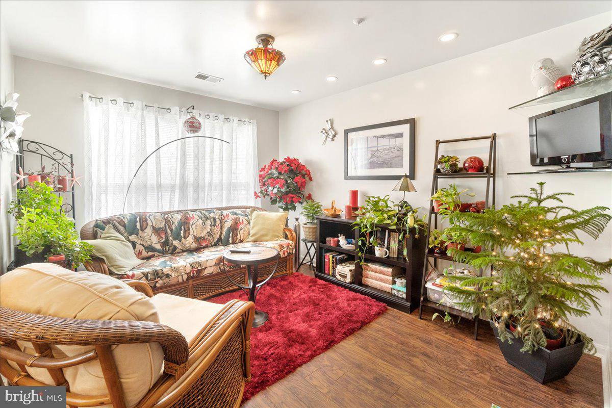 ECHO GLEN - Residential