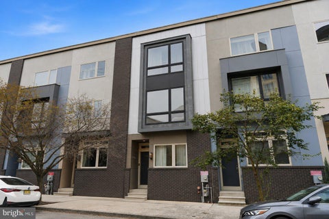 Townhouse For Sale - 1111 N Howard Street<br/> PHILADELPHIA, PA 19123
