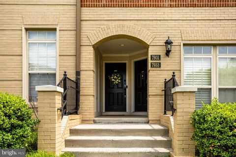 Townhouse For Rent - 7931 Crescent Park Drive<br/> Prince William County, GAINESVILLE, VA 20155