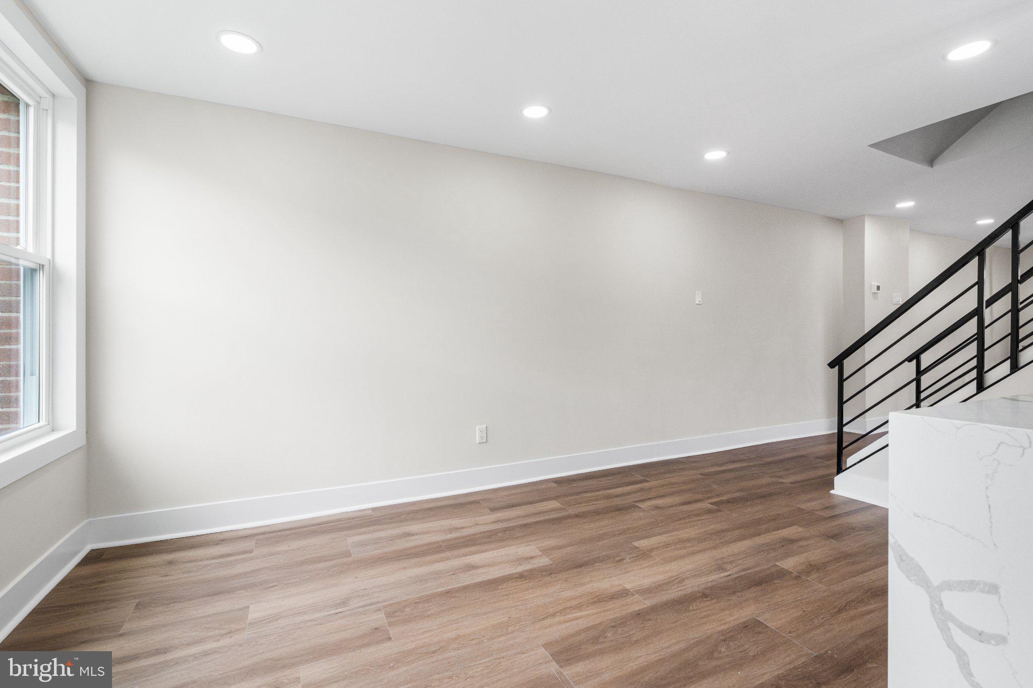 6927 IBIS PLACE