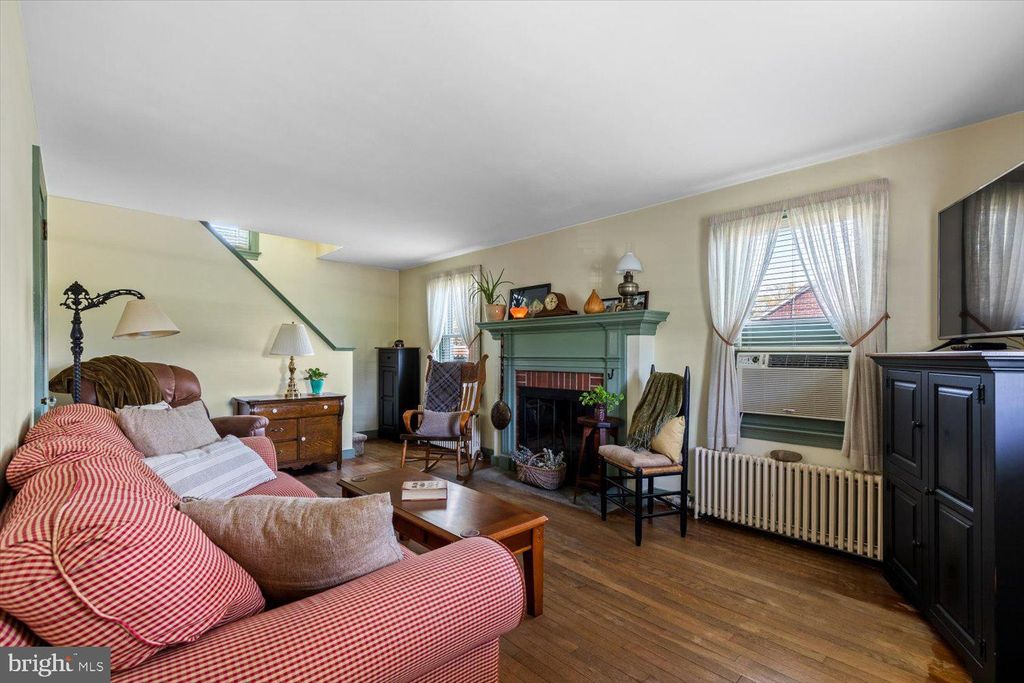 Photo of 71 E COTTAGE AVE, MILLERSVILLE, PA 17551 (MLS # PALA2033854)