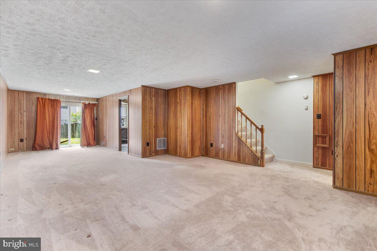 POINT OF WOODS - Residential