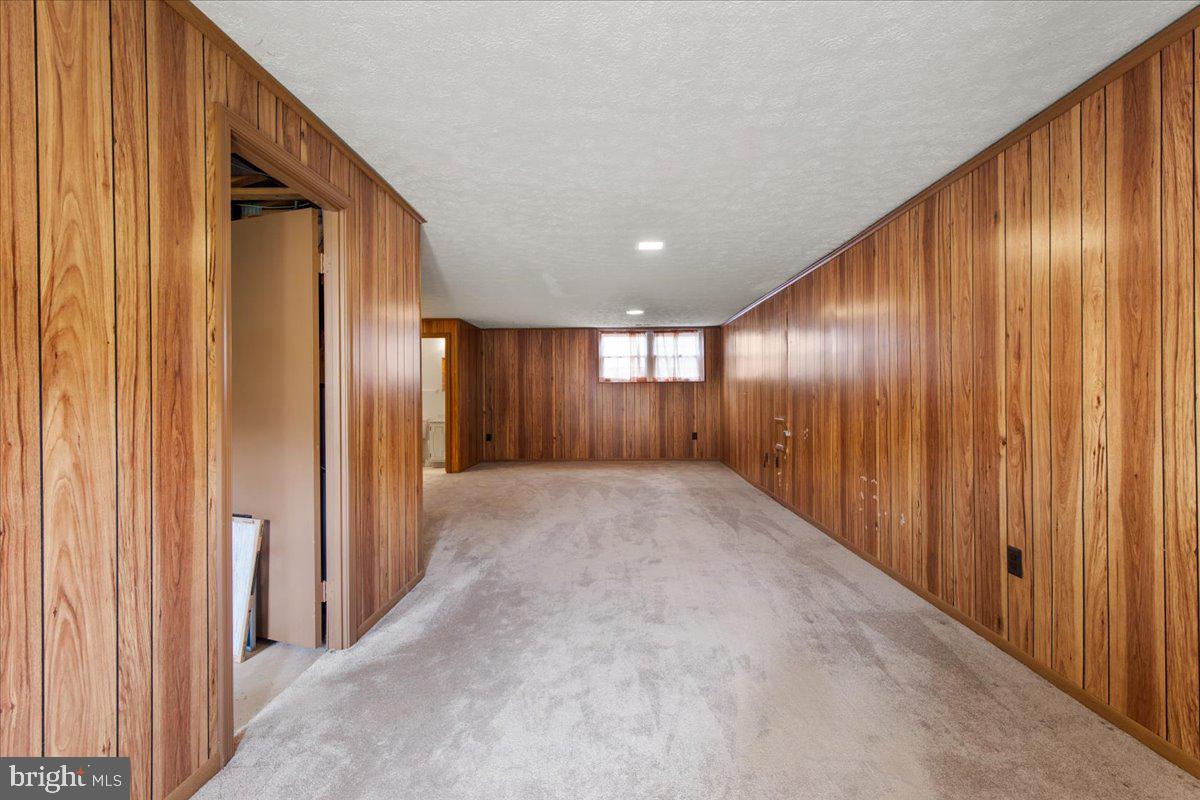 POINT OF WOODS - Residential