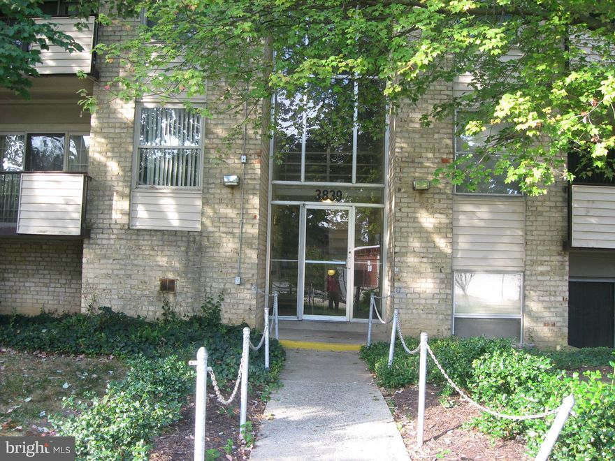 Nice spacious unit on top floor front overlooking the pool.  Enjoy your new kitchen and appliances, new flooring, freshly painted, large rooms, plenty closet space. Laundry room and extra storage in the basement.  All utilities included except electricity. Gas heating and cooking. Easy access to public transportation, beltway.  Minutes  from the National Harbor, MGM and Tanger outlets.