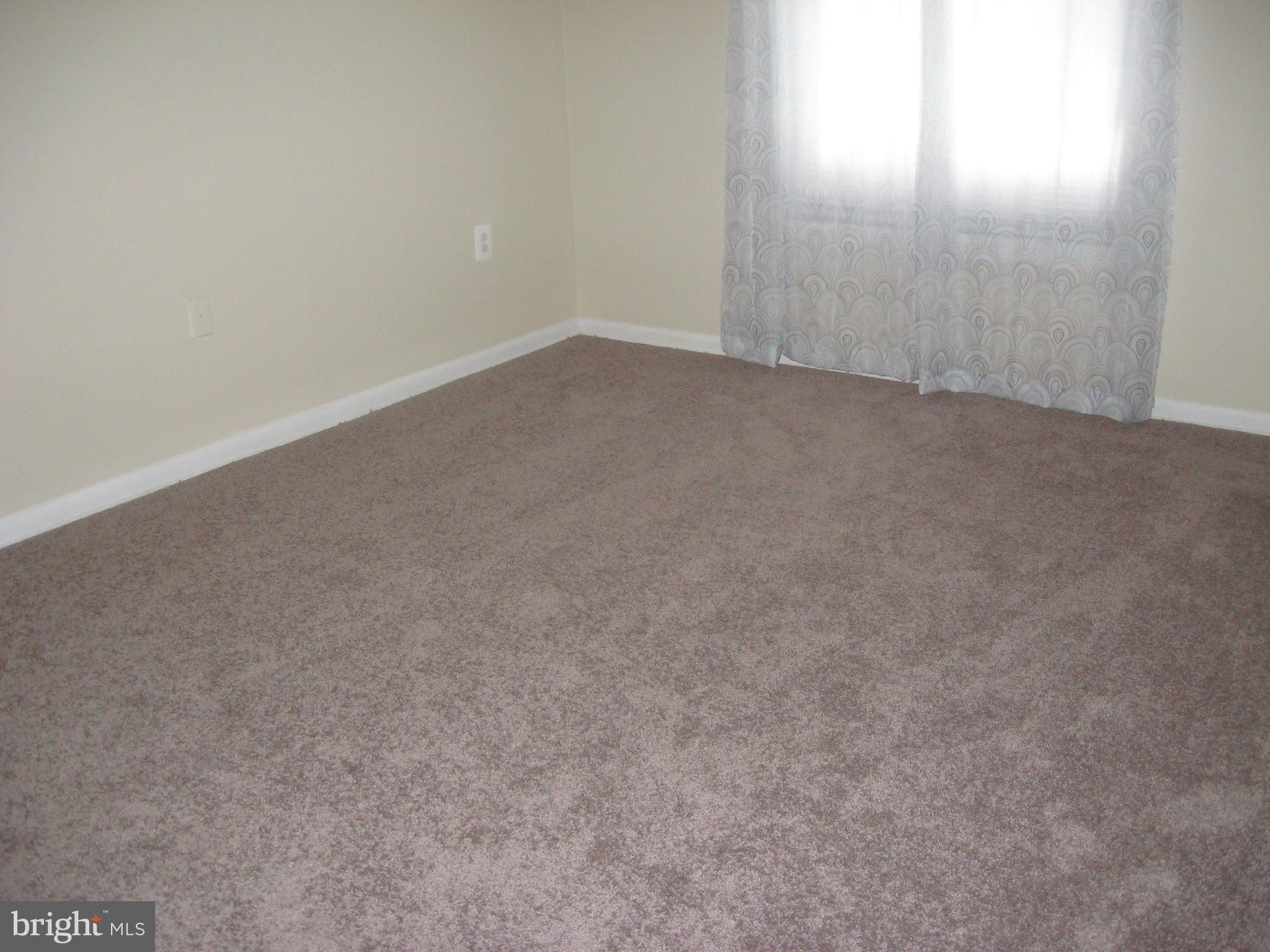 MARLOW TOWERS CONDOMINIUMS - Residential Lease