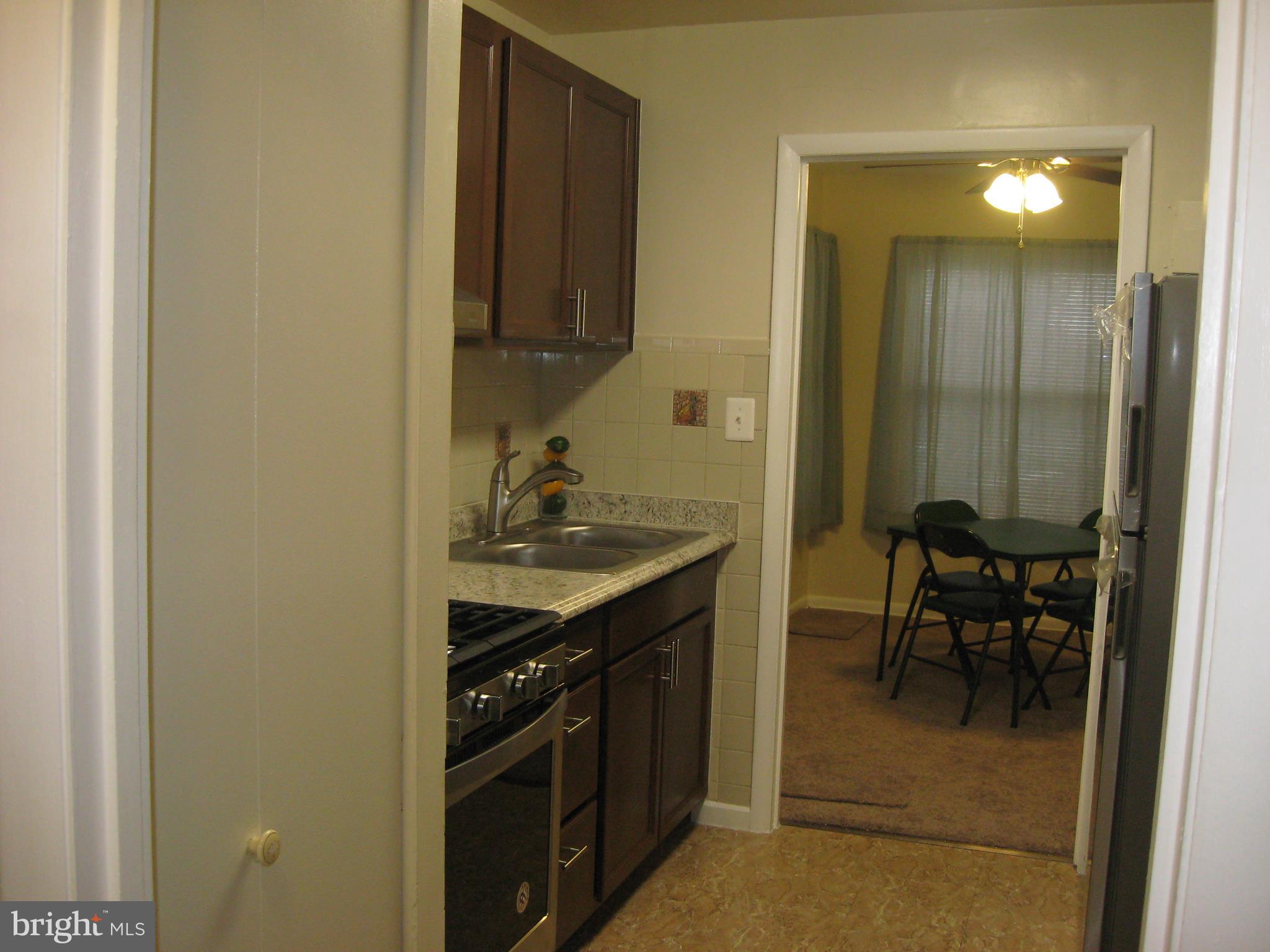 MARLOW TOWERS CONDOMINIUMS - Residential Lease