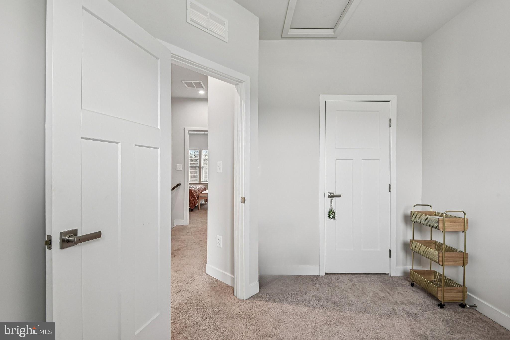 JAMES RUN TOWNHOMES - Residential