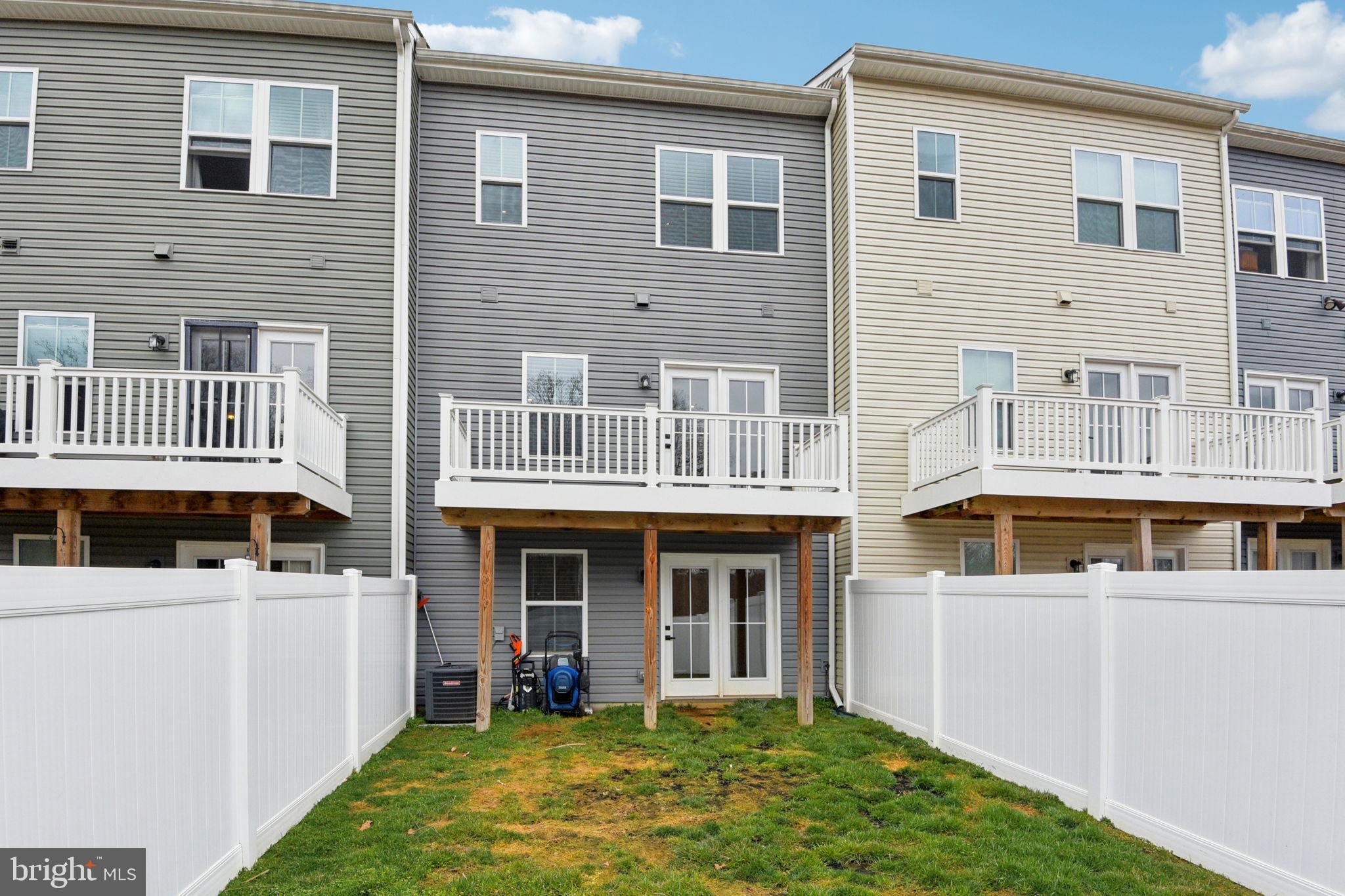 JAMES RUN TOWNHOMES - Residential