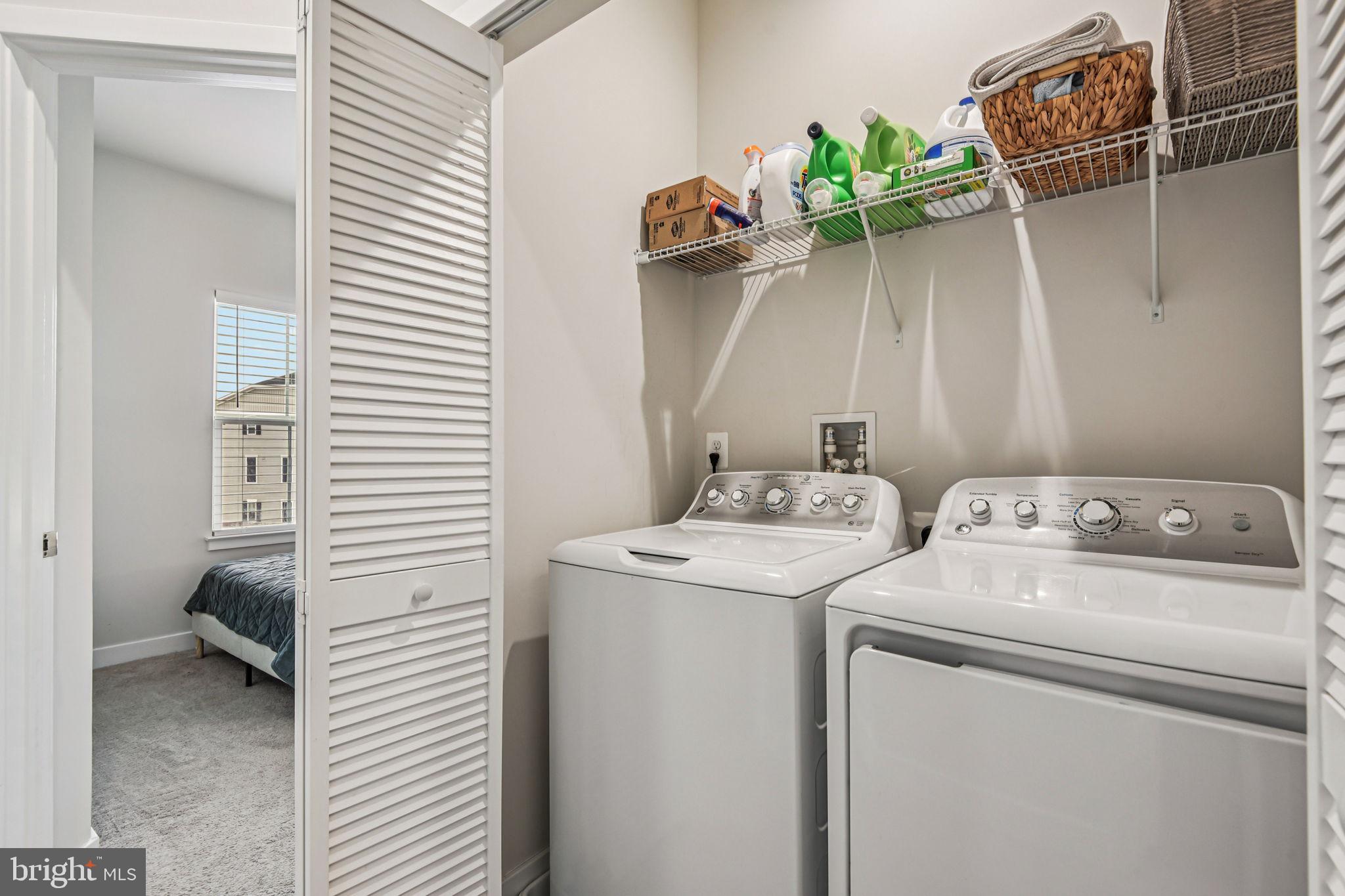 JAMES RUN TOWNHOMES - Residential