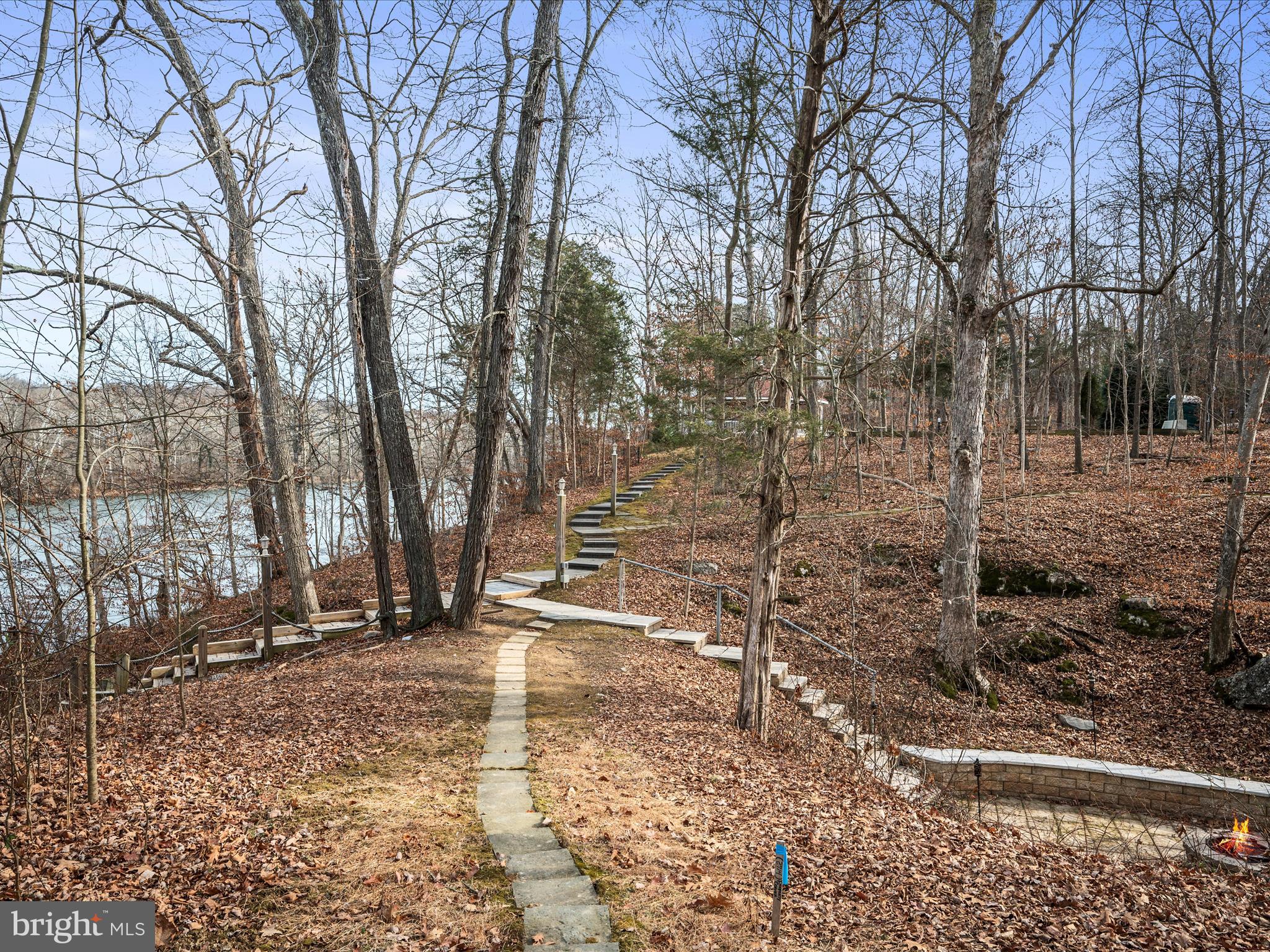 SHEPHERDS COVE - Land