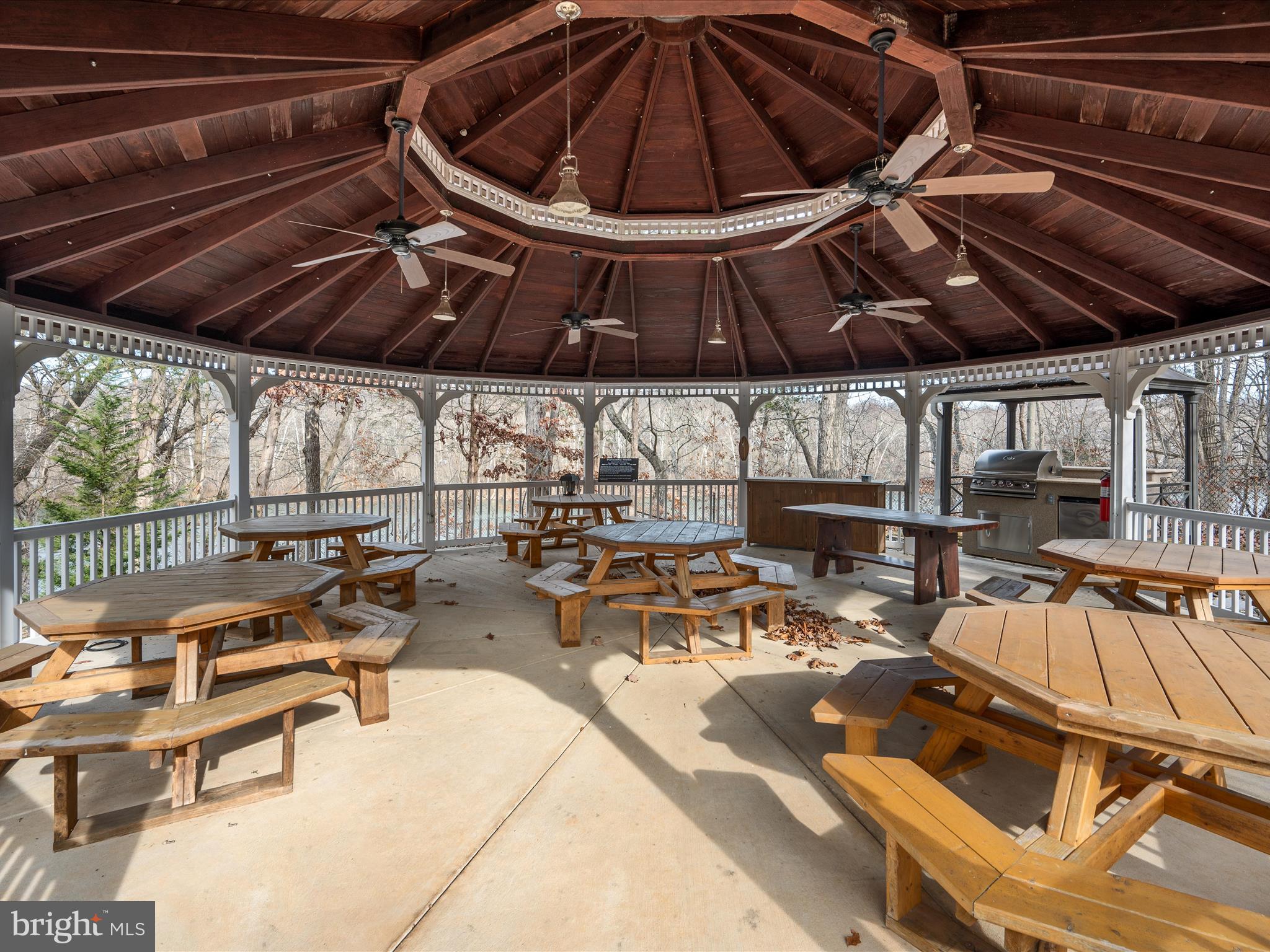 SHEPHERDS COVE - Land