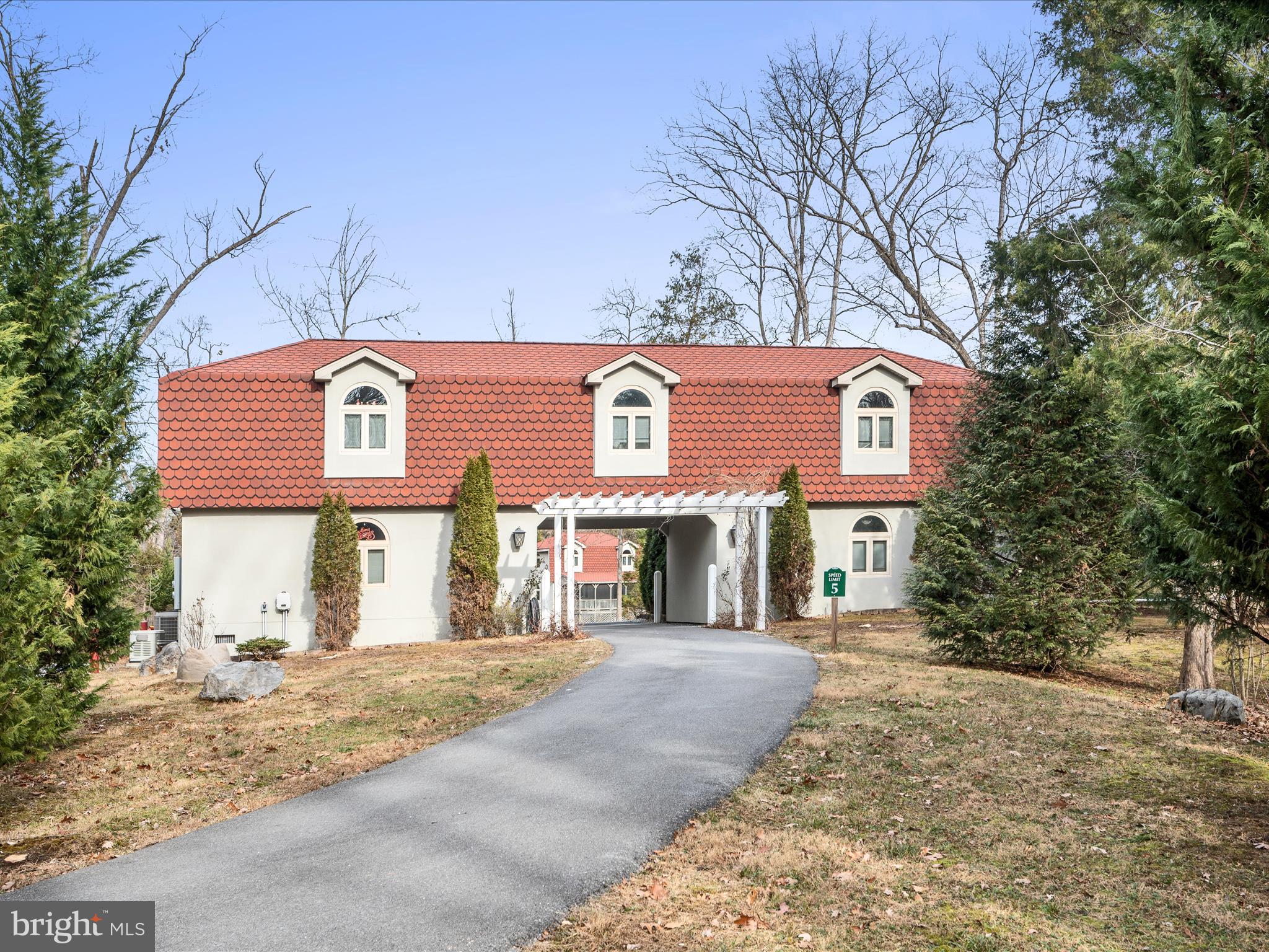 SHEPHERDS COVE - Land