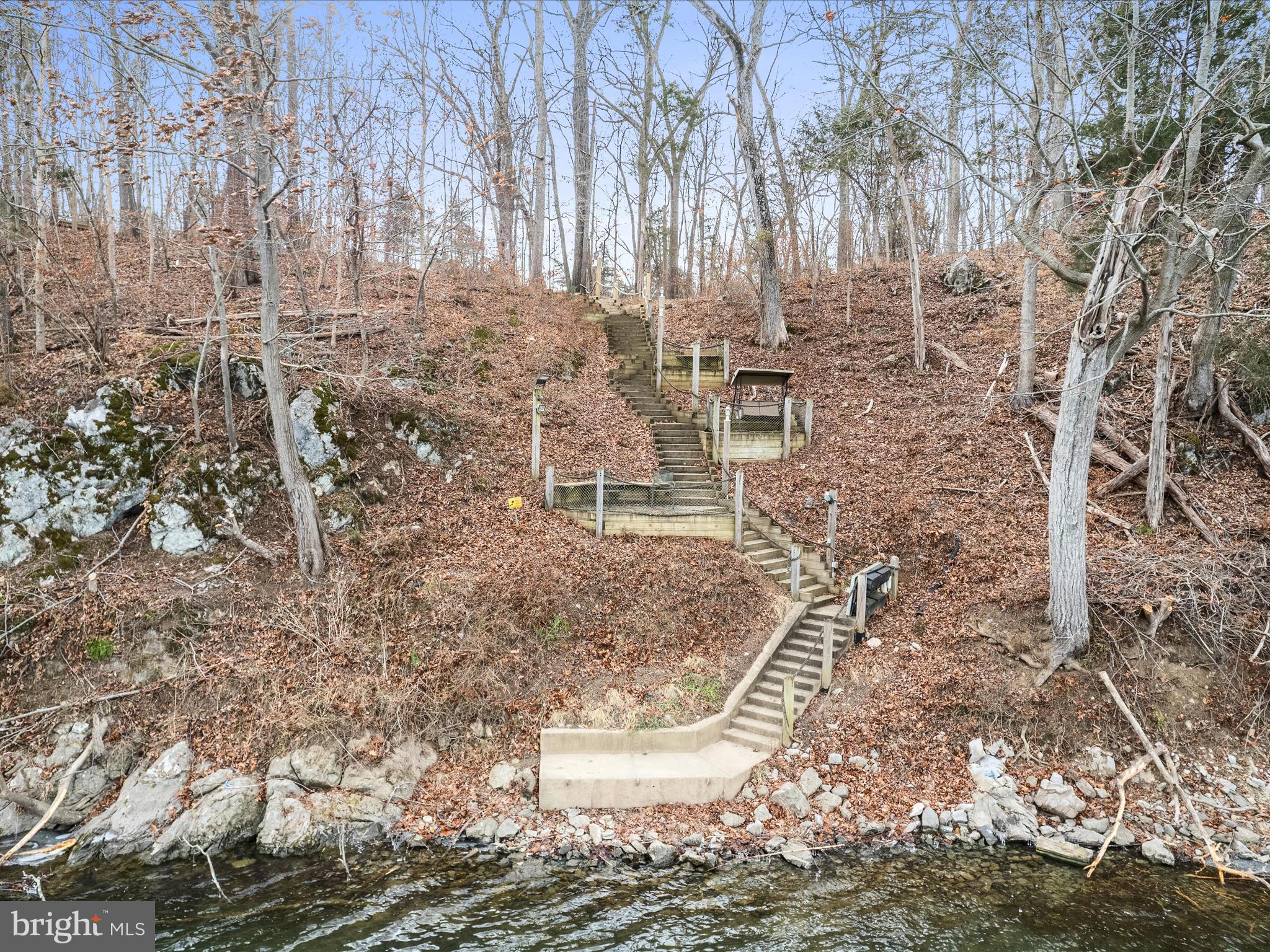 SHEPHERDS COVE - Land