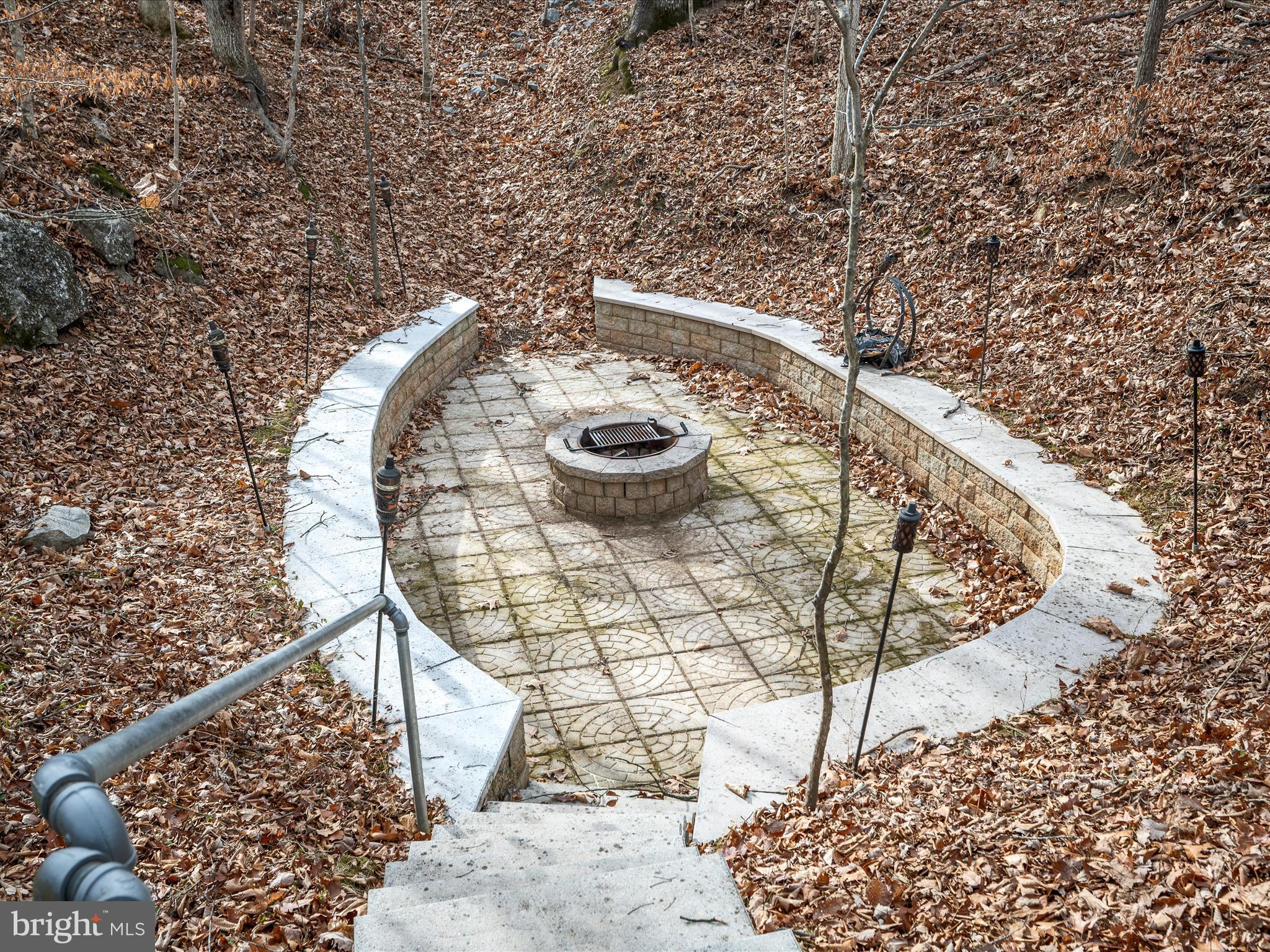 SHEPHERDS COVE - Land