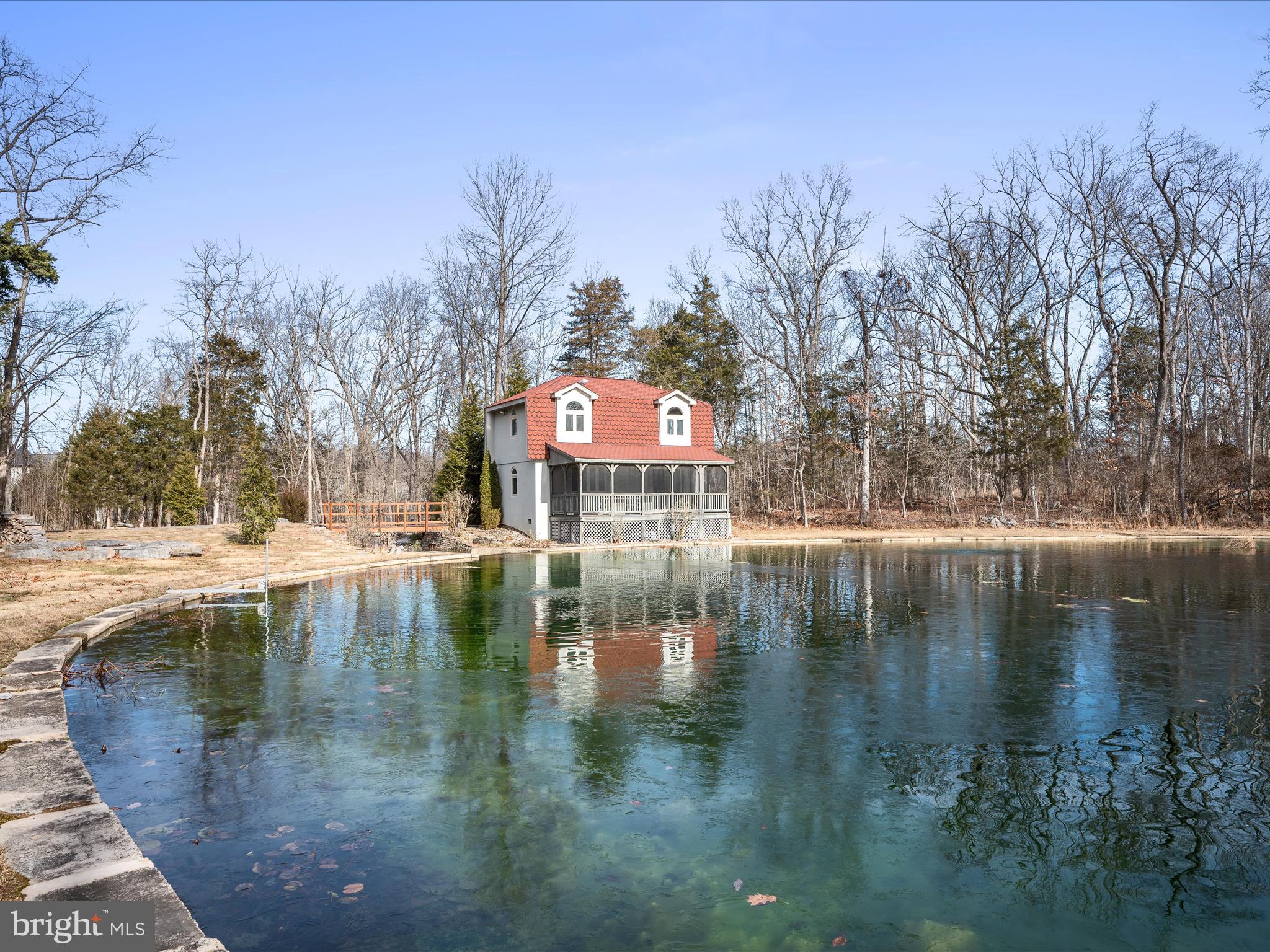 SHEPHERDS COVE - Land