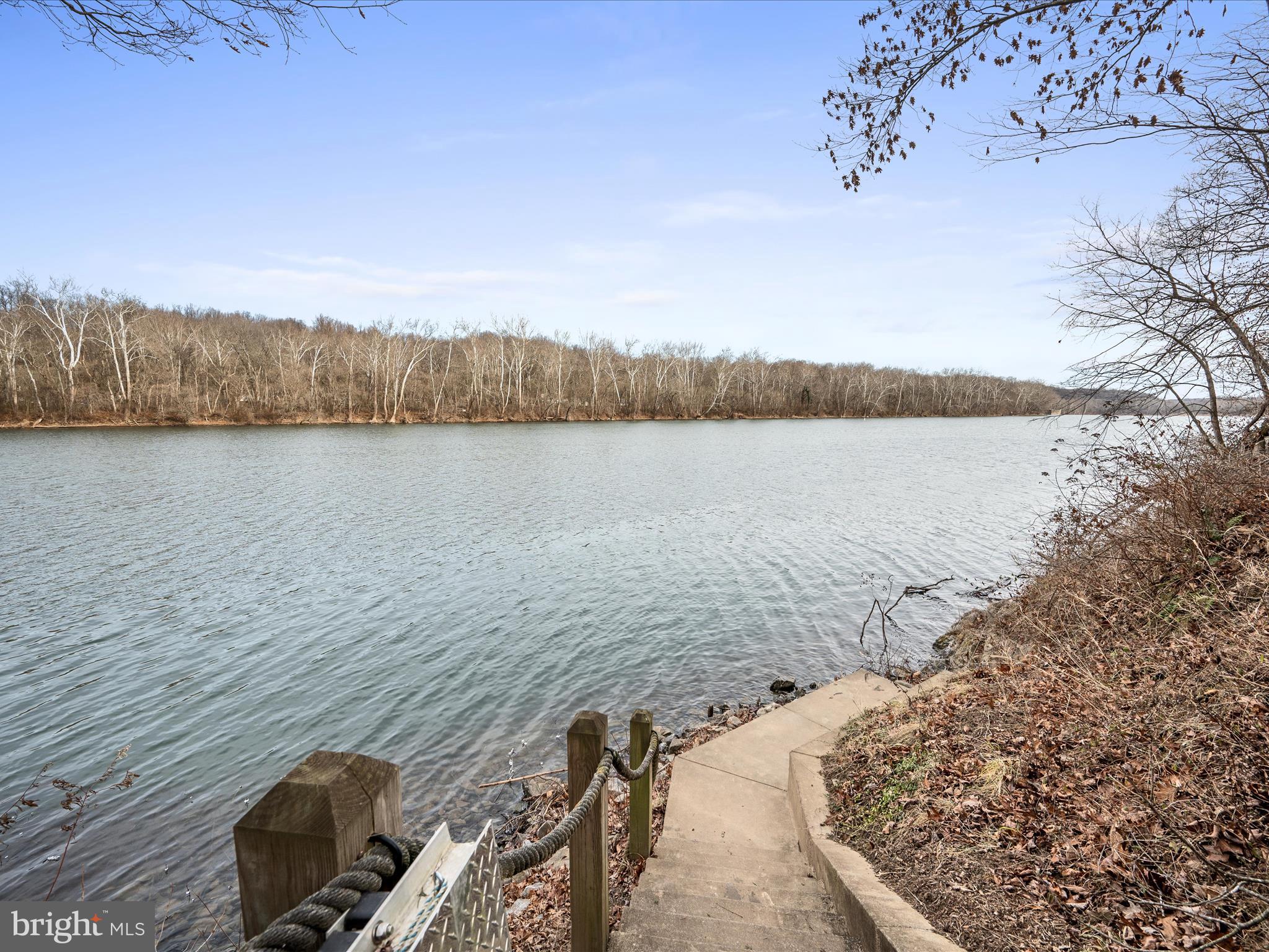 SHEPHERDS COVE - Land