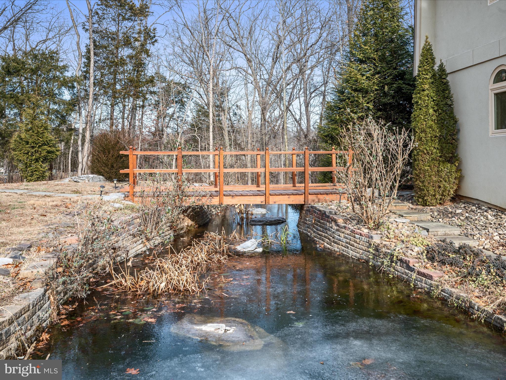 SHEPHERDS COVE - Land