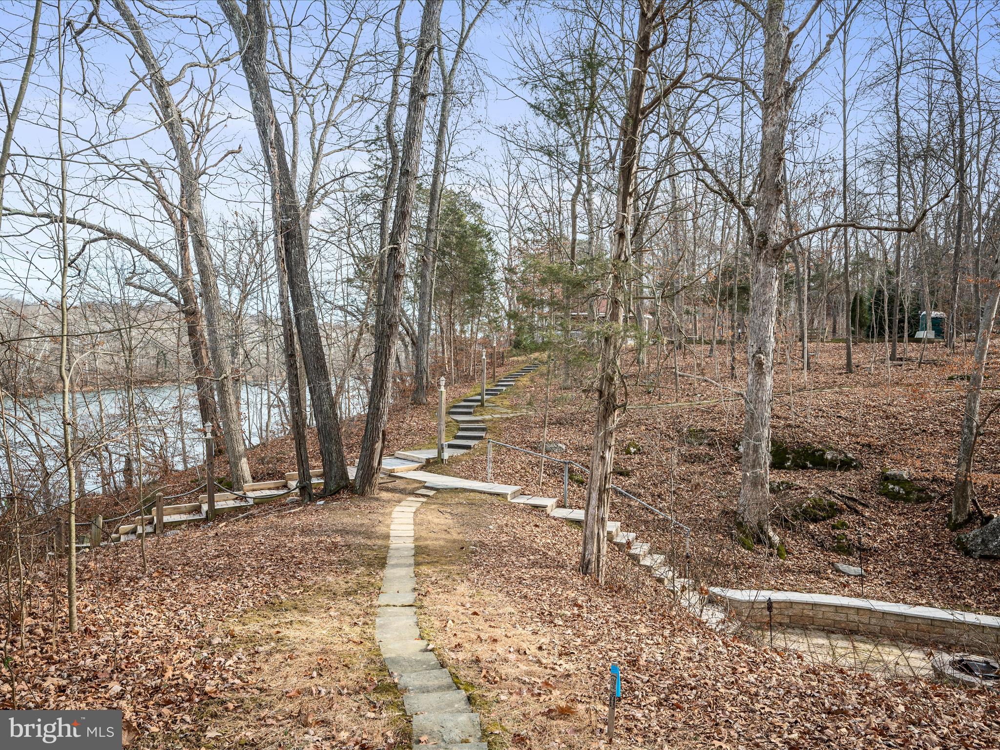 SHEPHERDS COVE - Land