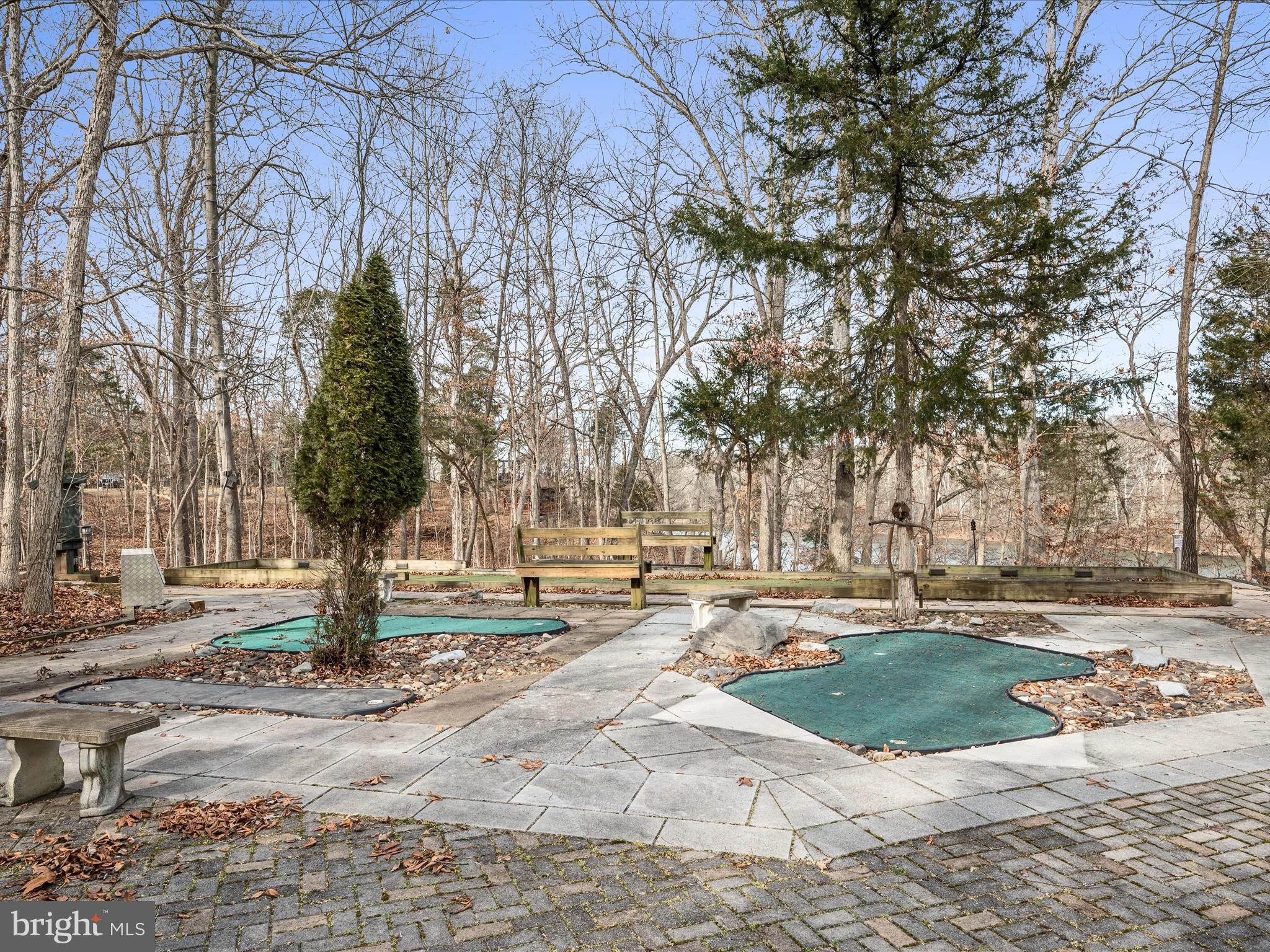 SHEPHERDS COVE - Land