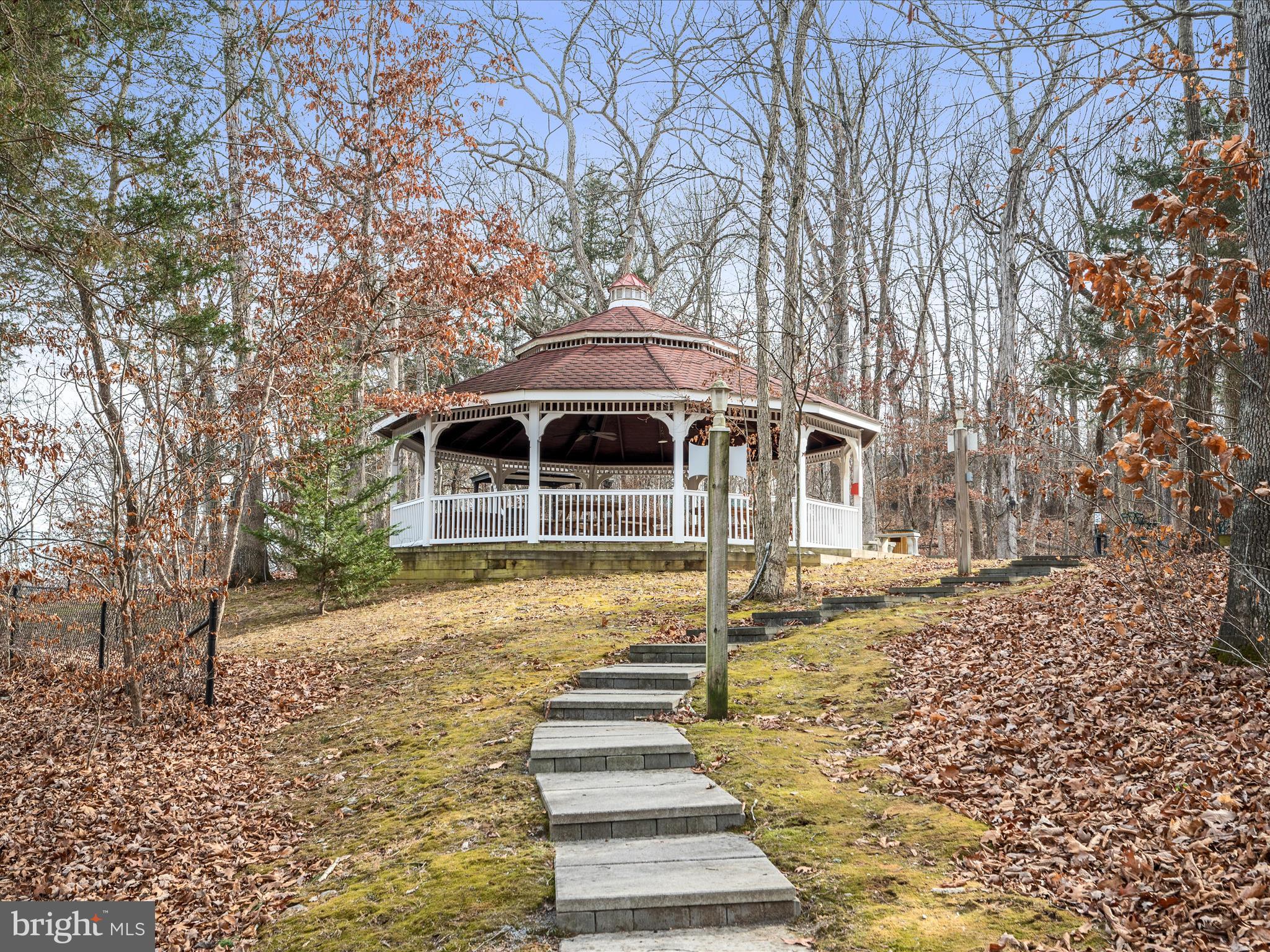 SHEPHERDS COVE - Land