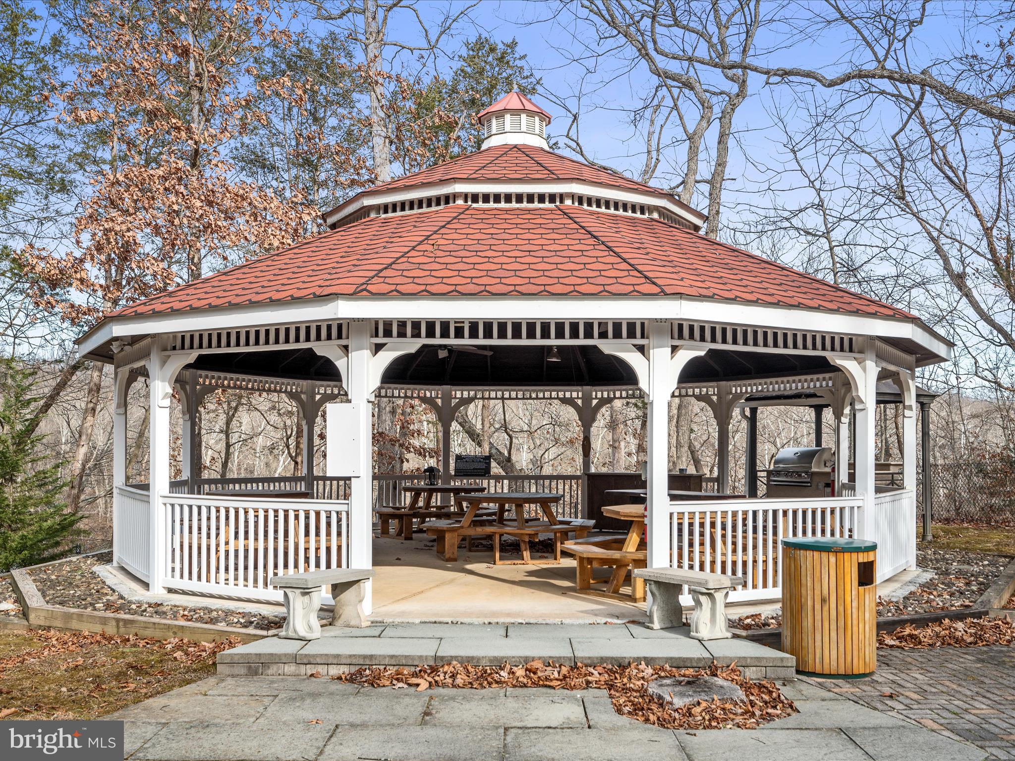 SHEPHERDS COVE - Land