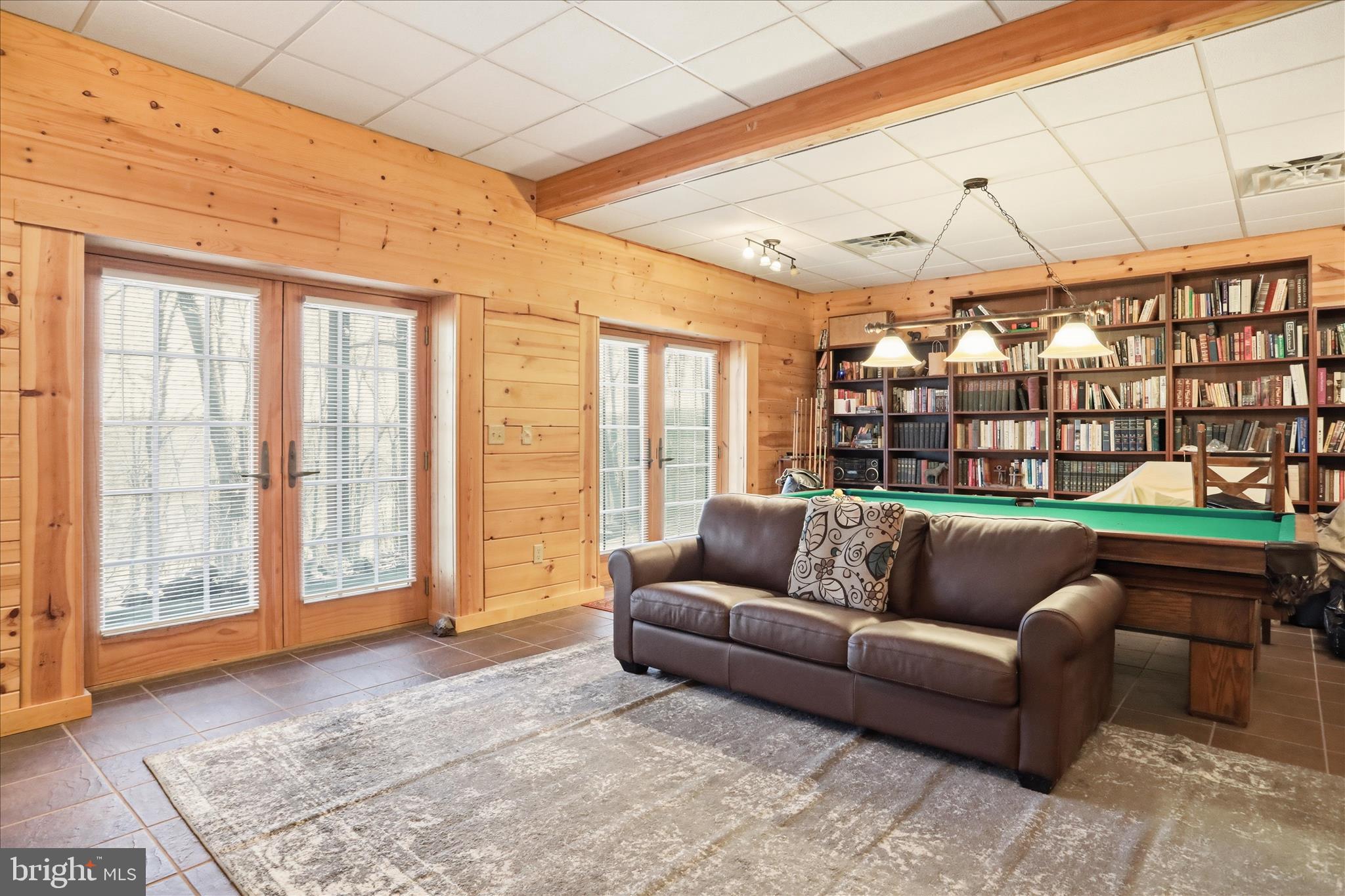 TOP OF THE MOUNTAIN - Residential