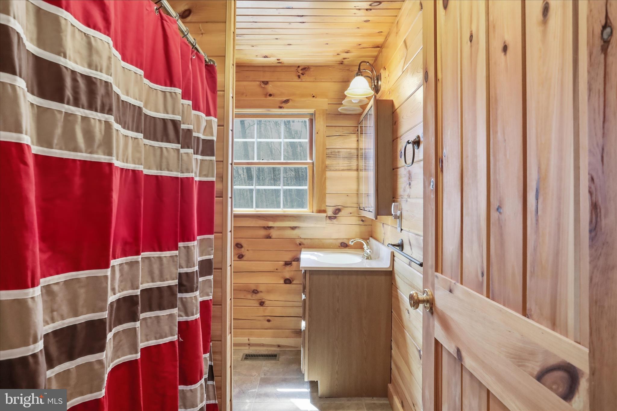 TOP OF THE MOUNTAIN - Residential