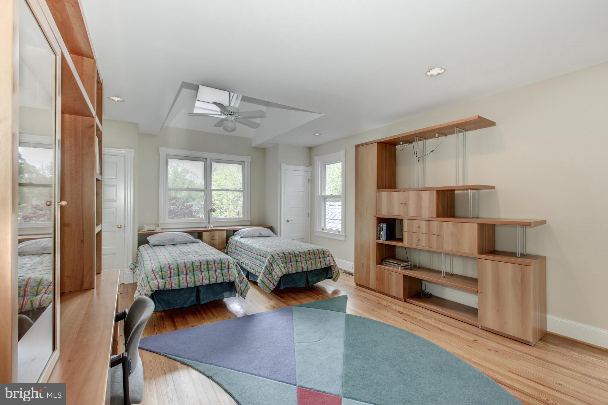 FOREST HILLS - Residential