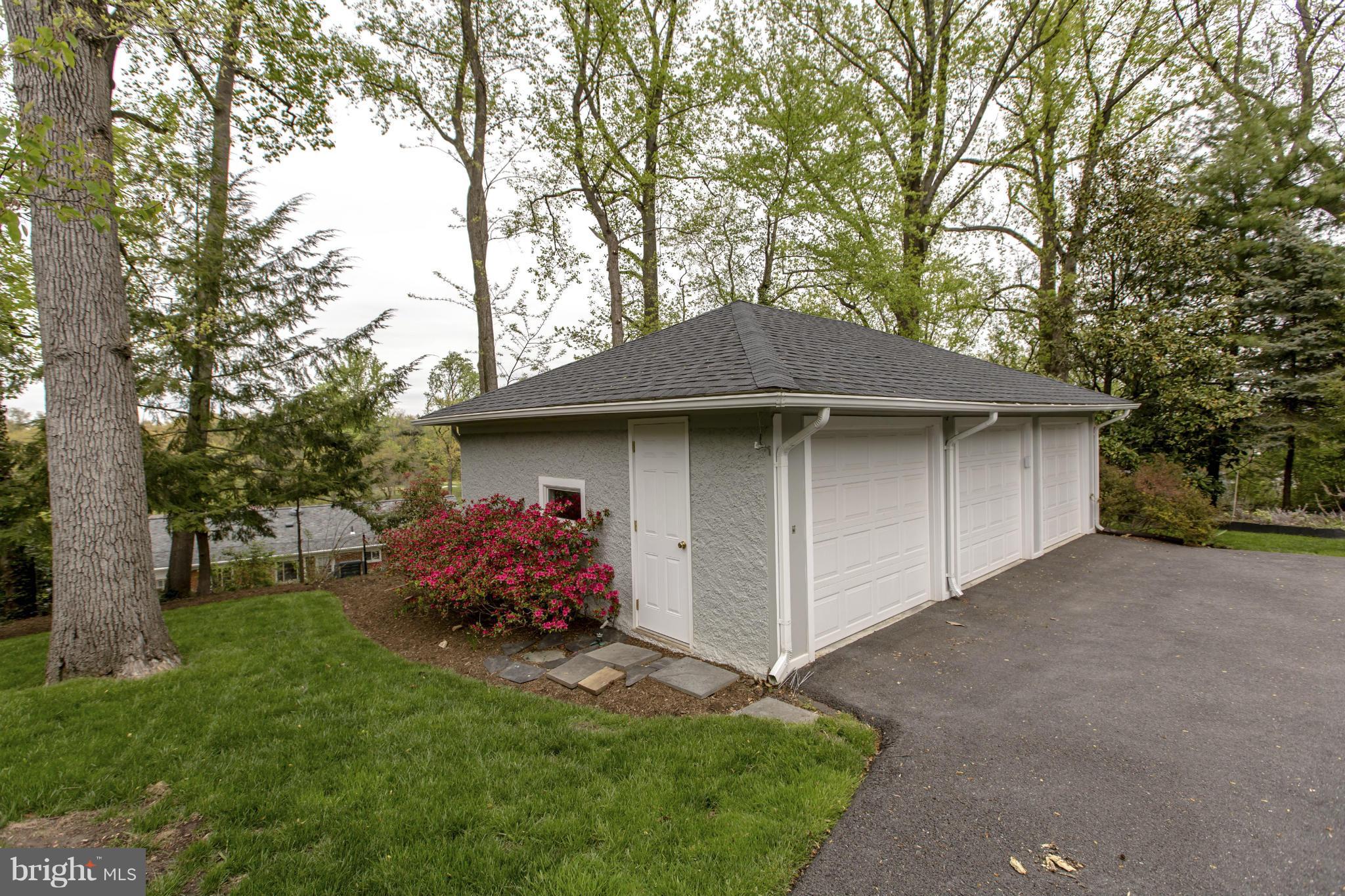 FOREST HILLS - Residential