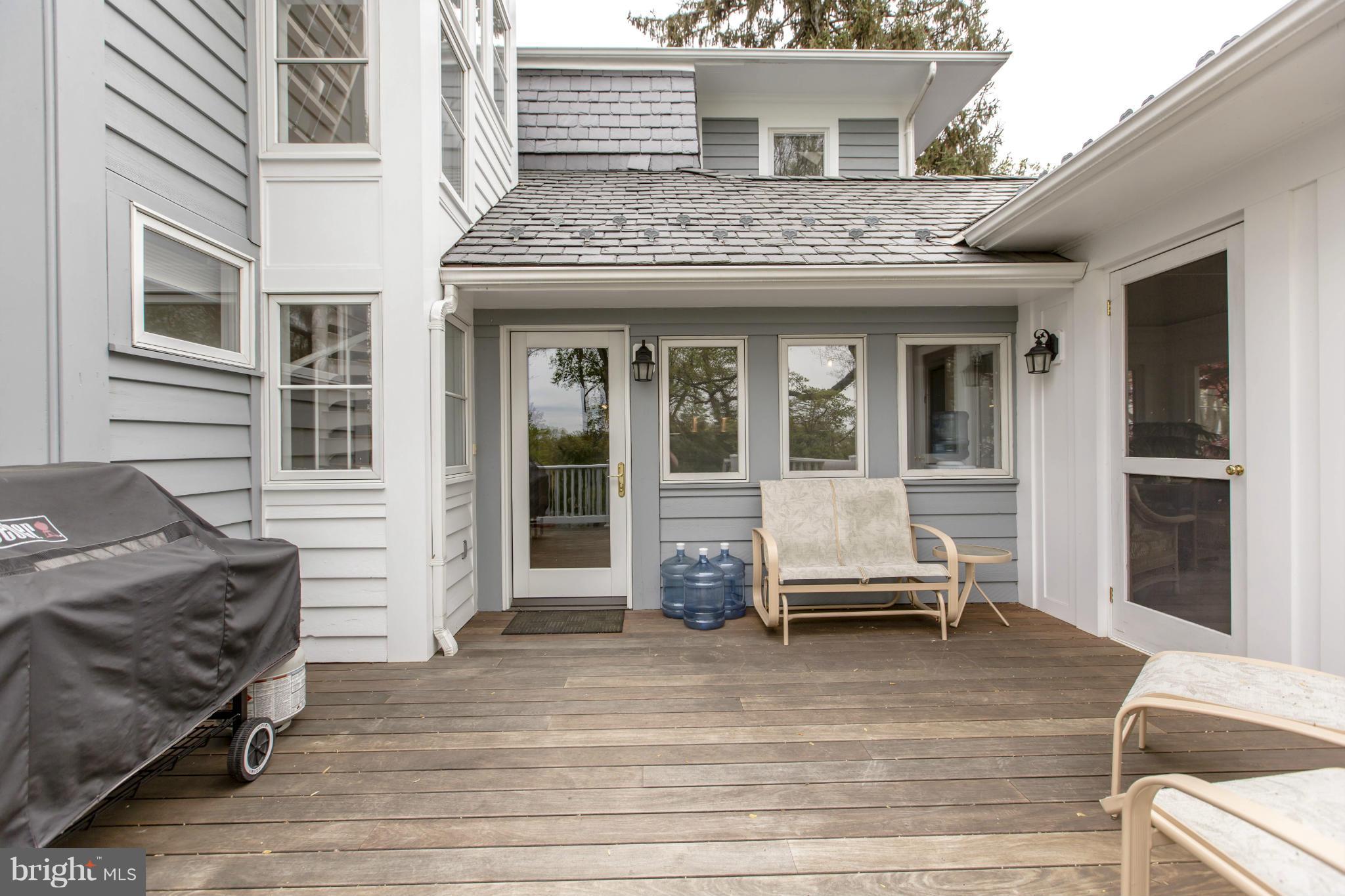 FOREST HILLS - Residential